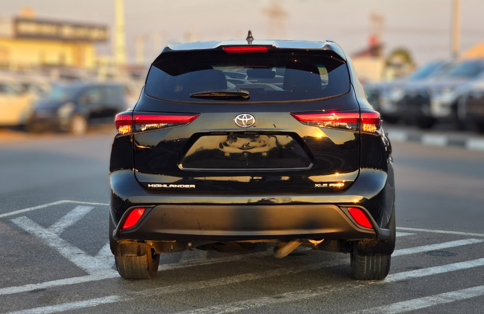 
								Toyota Highlander 2.4cc Turbo Model 2023 full									