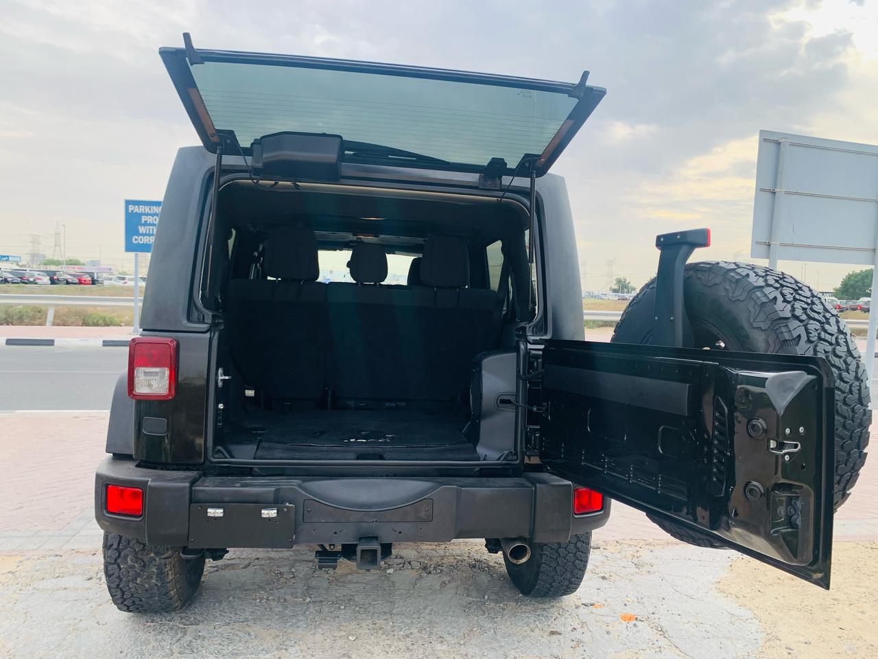 
								JEEP WRANGLER 3.5CC MODEL 2012 full									