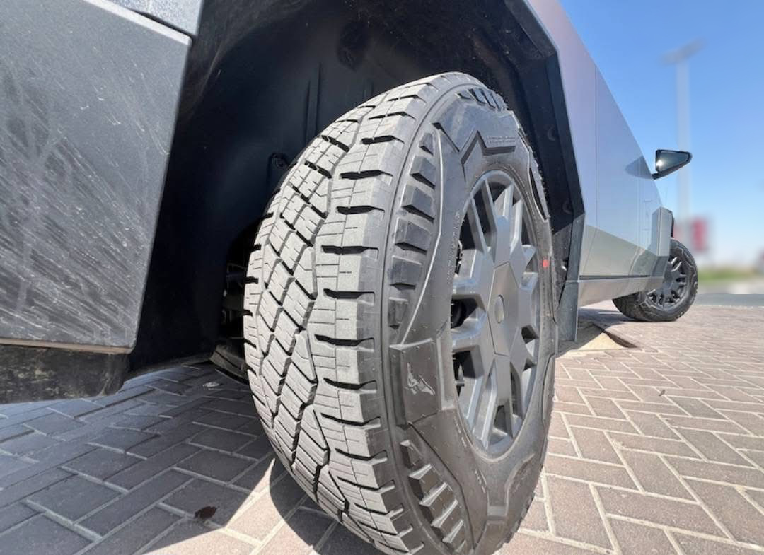 
								Tesla cybertruck Electric Model 2024 full									