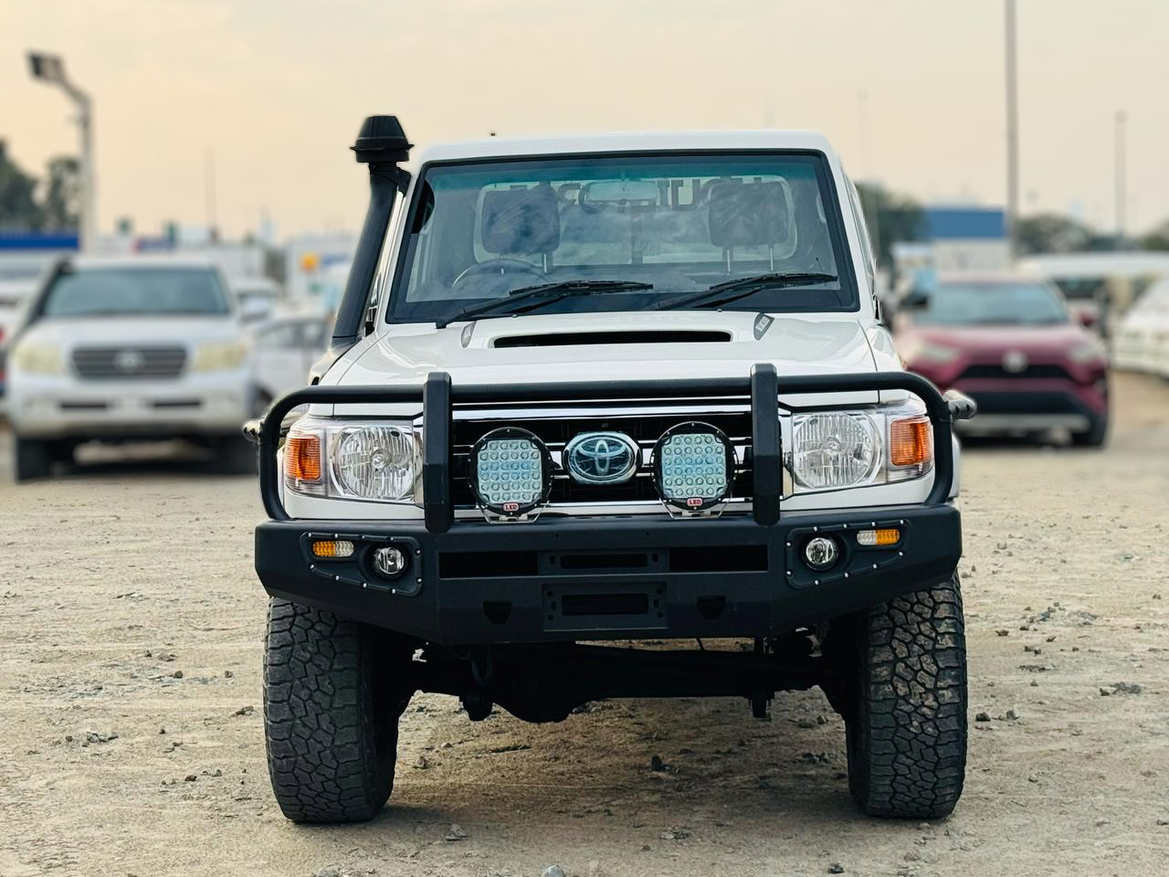 
								Toyota landcruiser 79 series  v8 full									