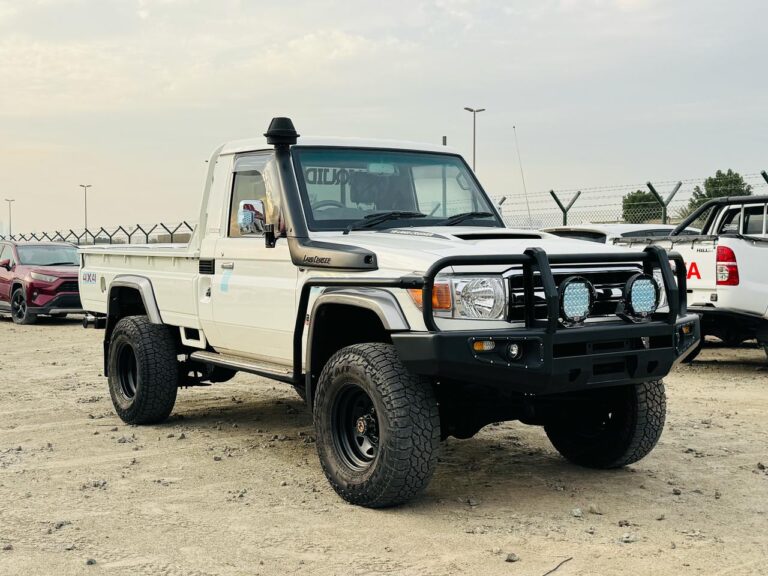 Toyota landcruiser 79 series  v8
