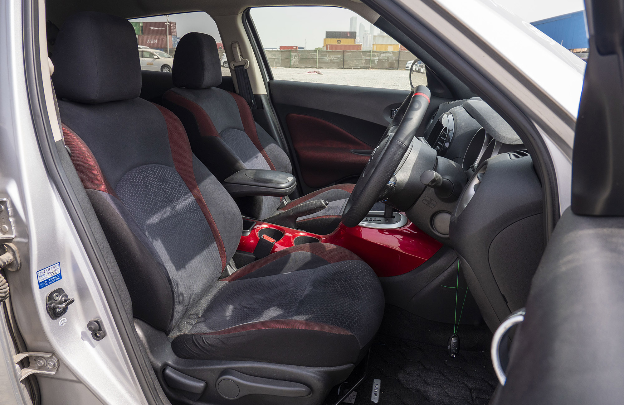
								Nissan Juke 2WD 2010 Model full									