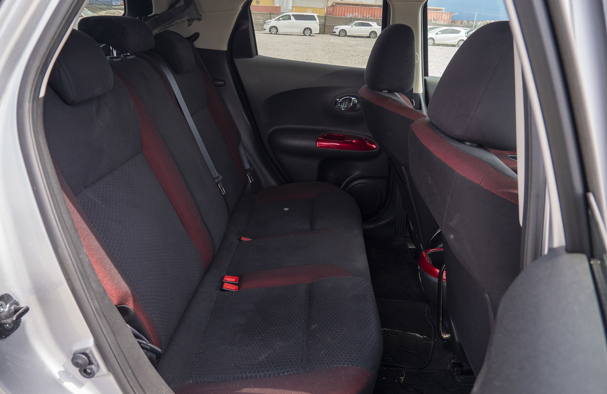 
								Nissan Juke 2WD 2010 Model full									
