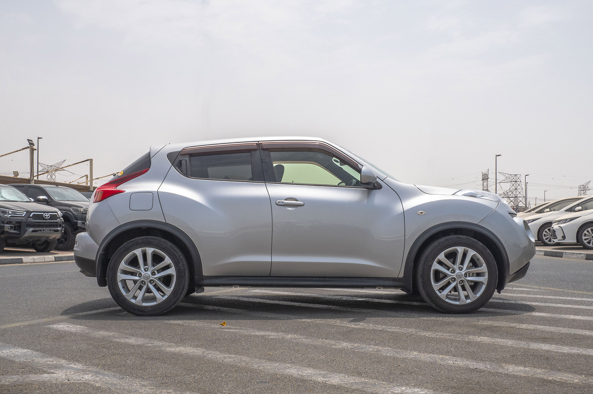 
								Nissan Juke 2WD 2012 full									