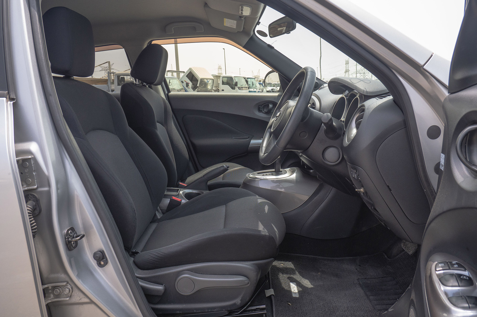 
								Nissan Juke 2WD 2012 full									