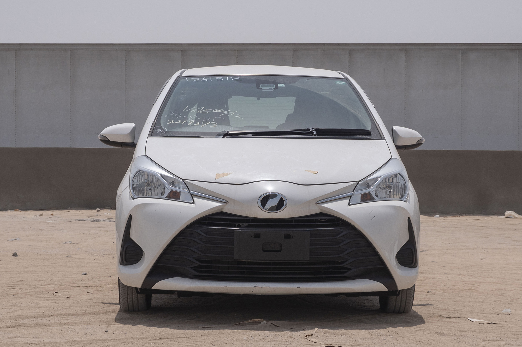 
								Toyota Vitz 2WD 2017 full									