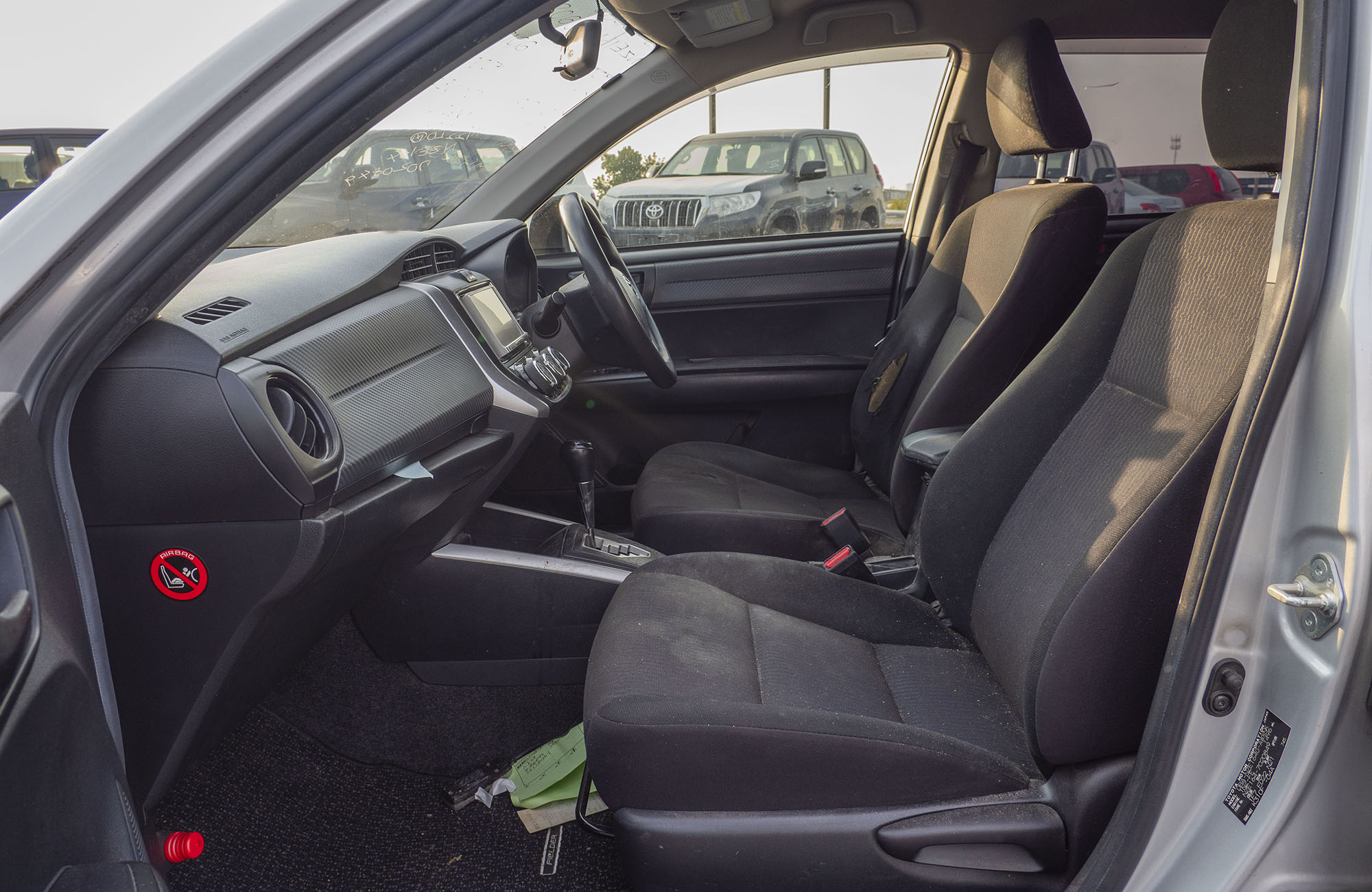 
								Toyota Fielder Model 2013 4wd full									