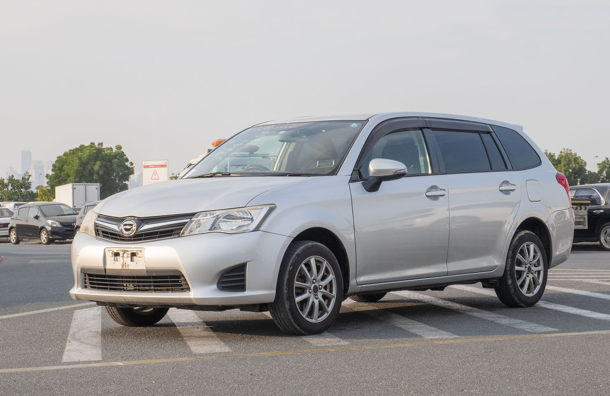 
								Toyota Fielder Model 2013 4wd full									