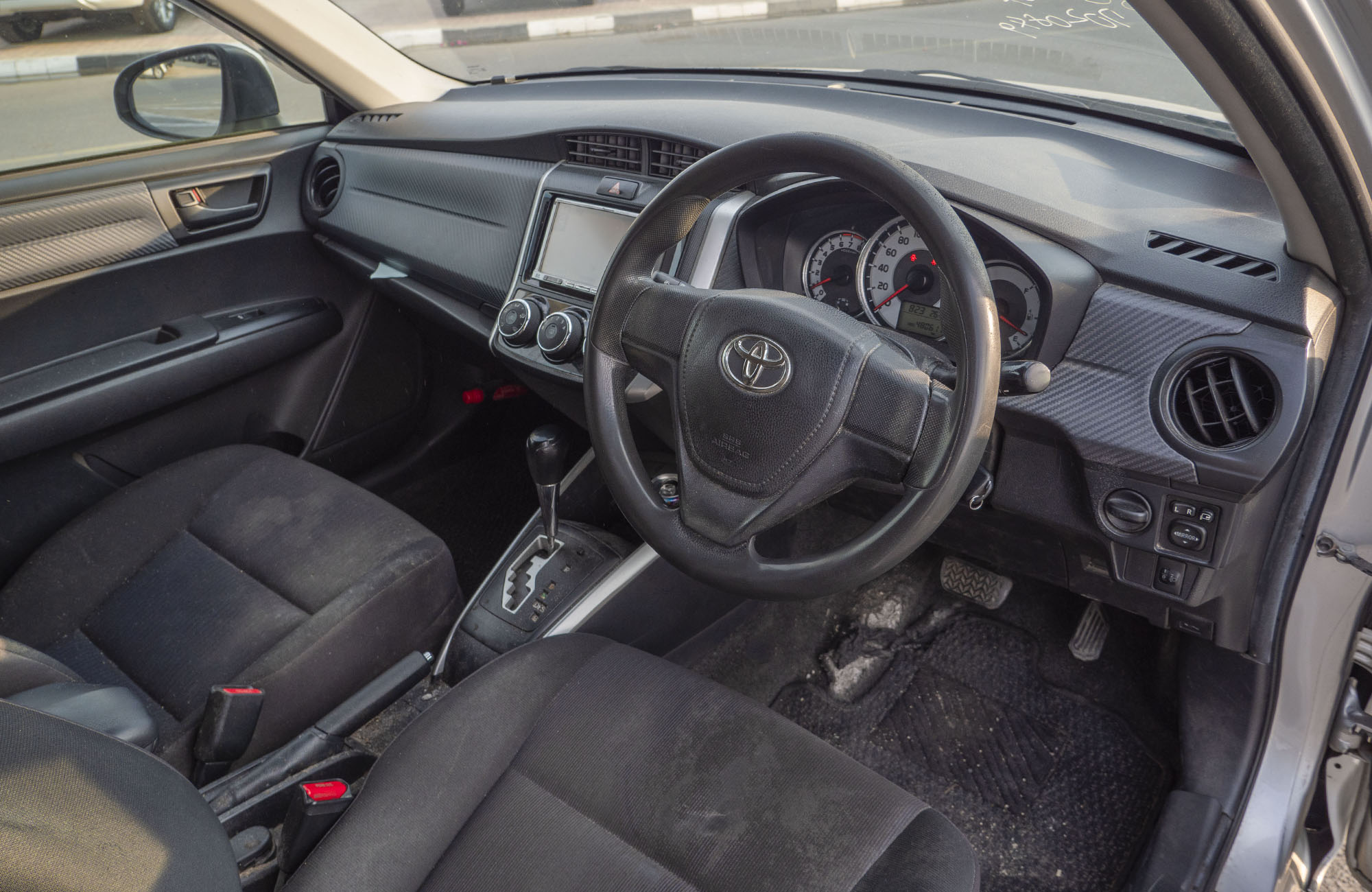 
								Toyota Fielder Model 2013 4wd full									