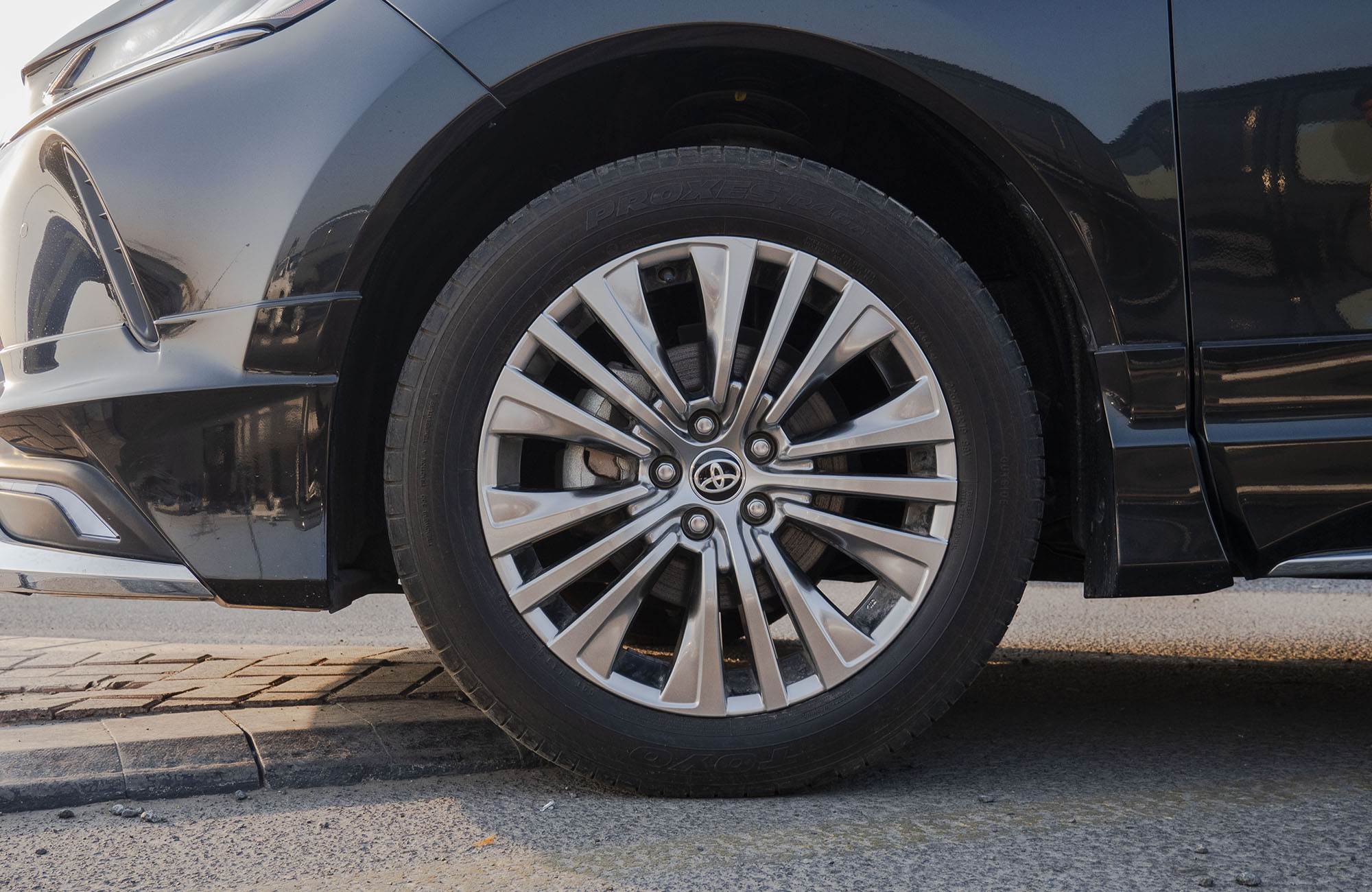 
								Toyota Harrier Model 2014 2WD 2.0CC full									