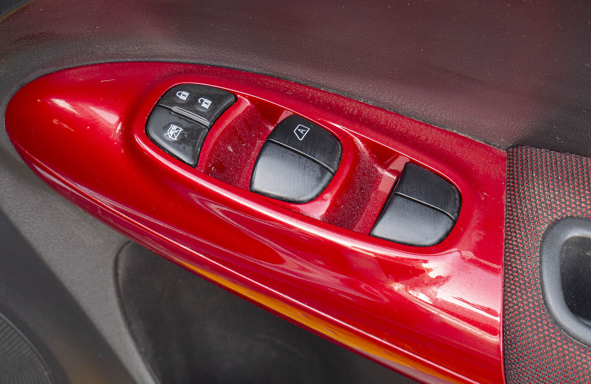 
								Nissan Juke 2wd AT 2010 Model full									