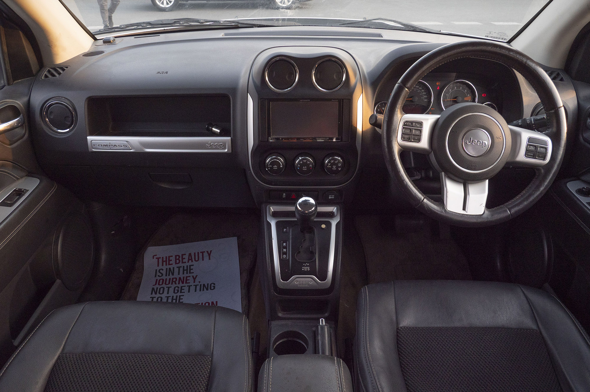 
								JEEP COMPASS MODEL 2017 PETROL full									