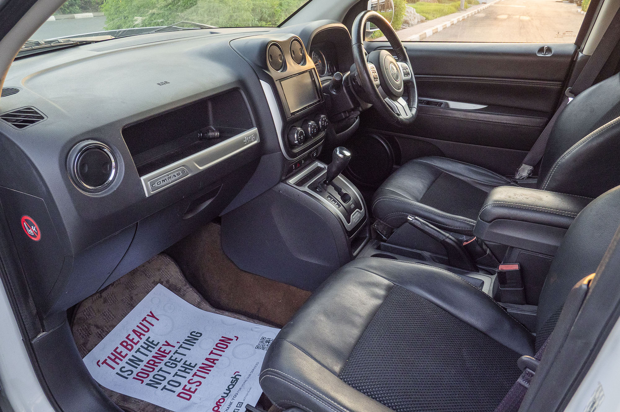 
								JEEP COMPASS MODEL 2017 PETROL full									