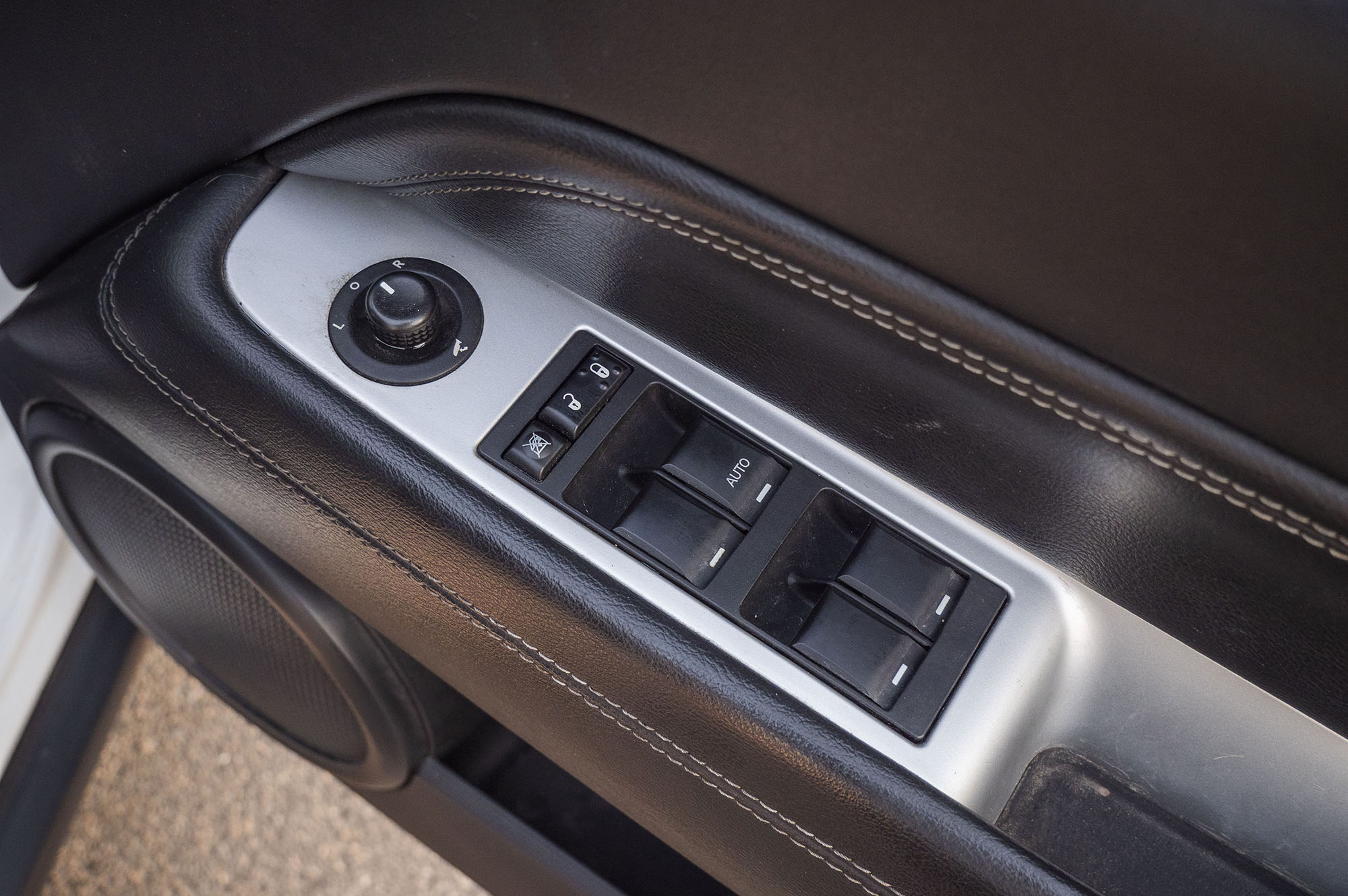 
								JEEP COMPASS MODEL 2017 PETROL full									