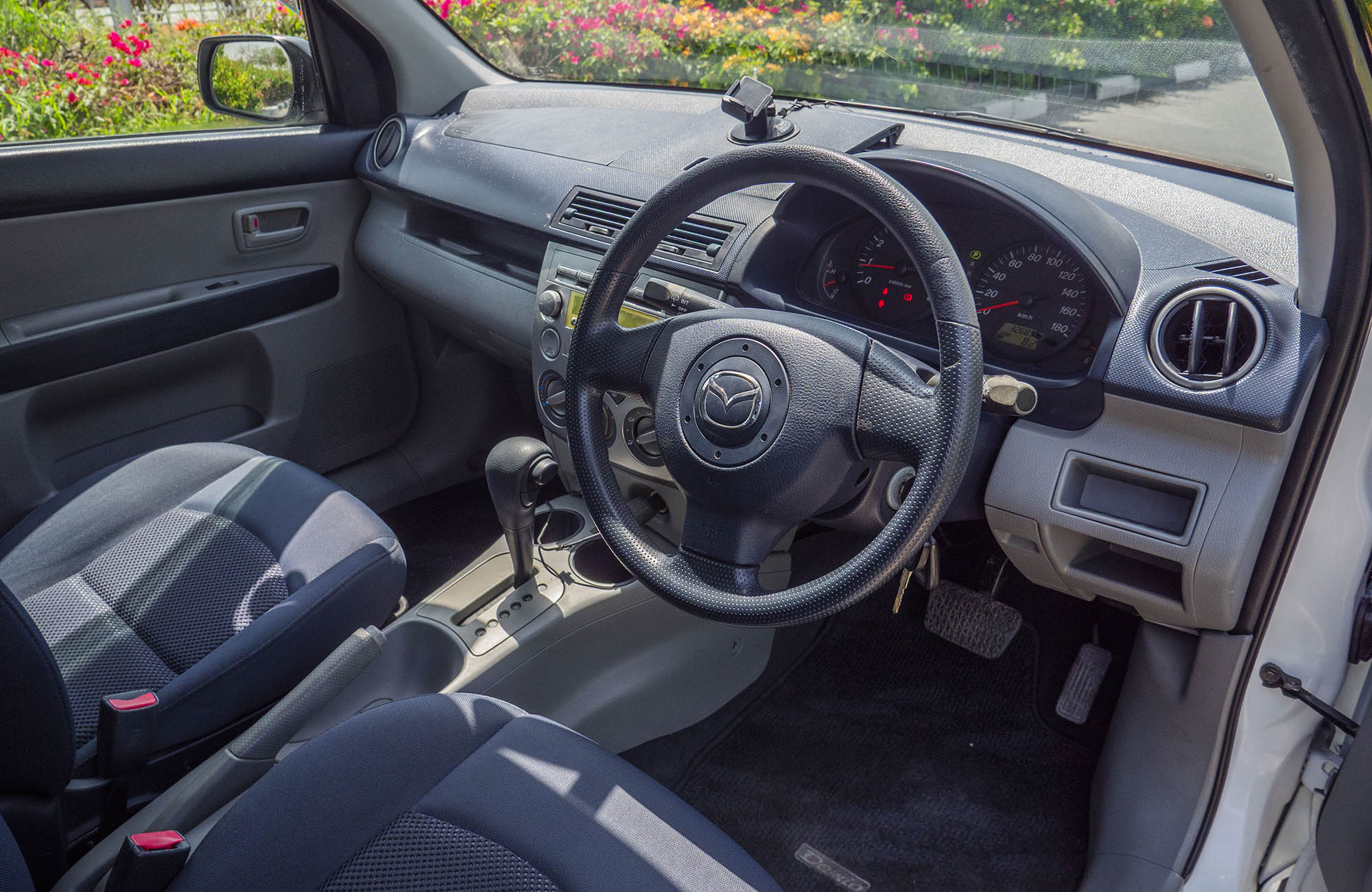 
								Mazda Demio Model 2007 full									