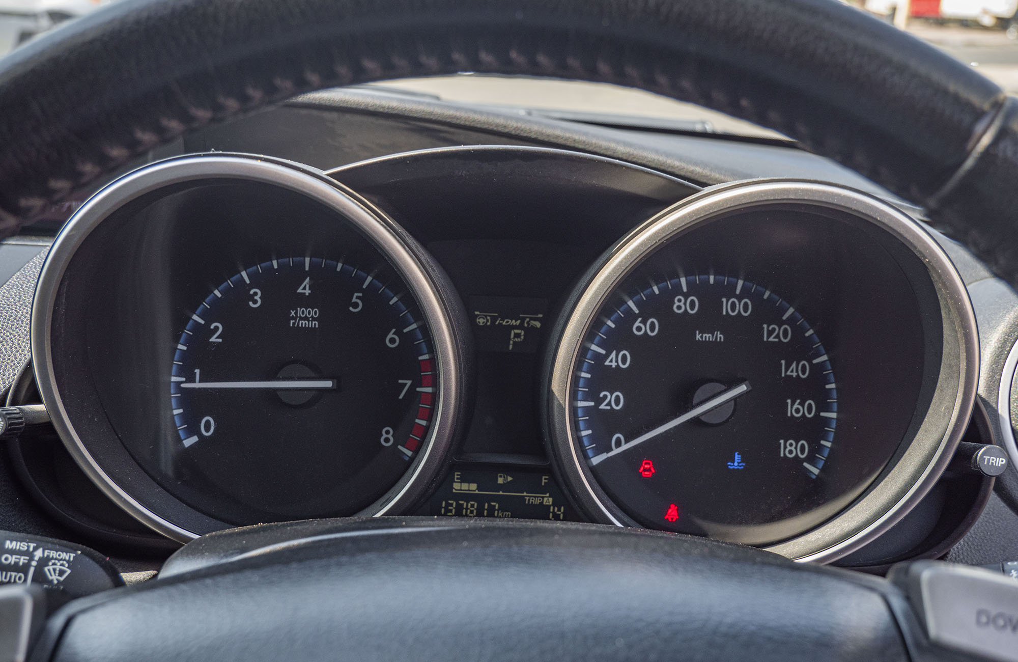 
								Mazda Axela 2WD Petrol Model 2014 full									