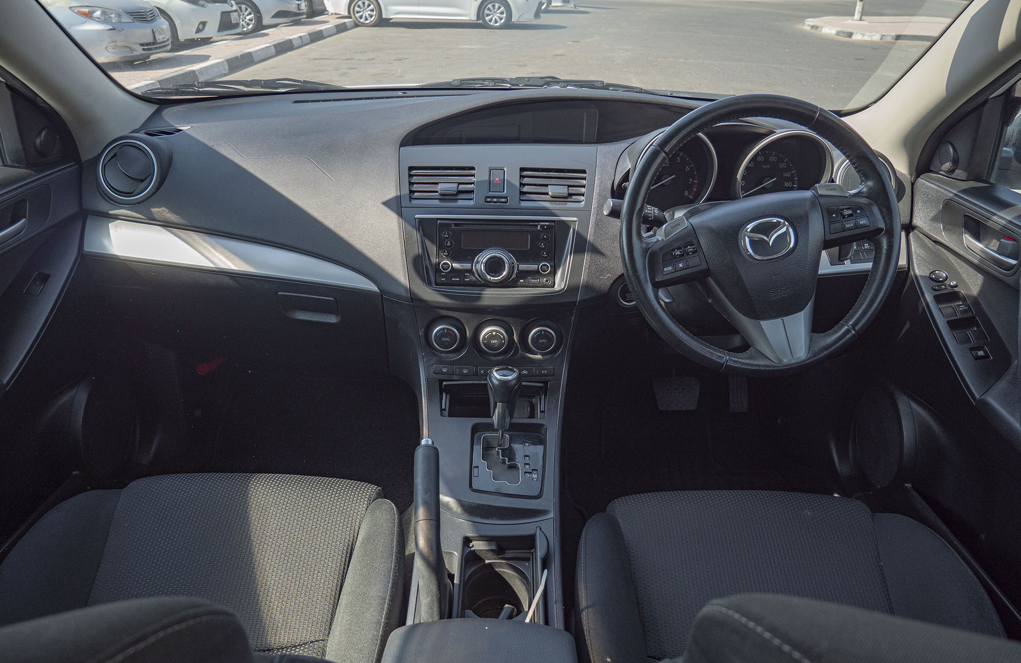 
								Mazda Axela 2WD Petrol Model 2014 full									