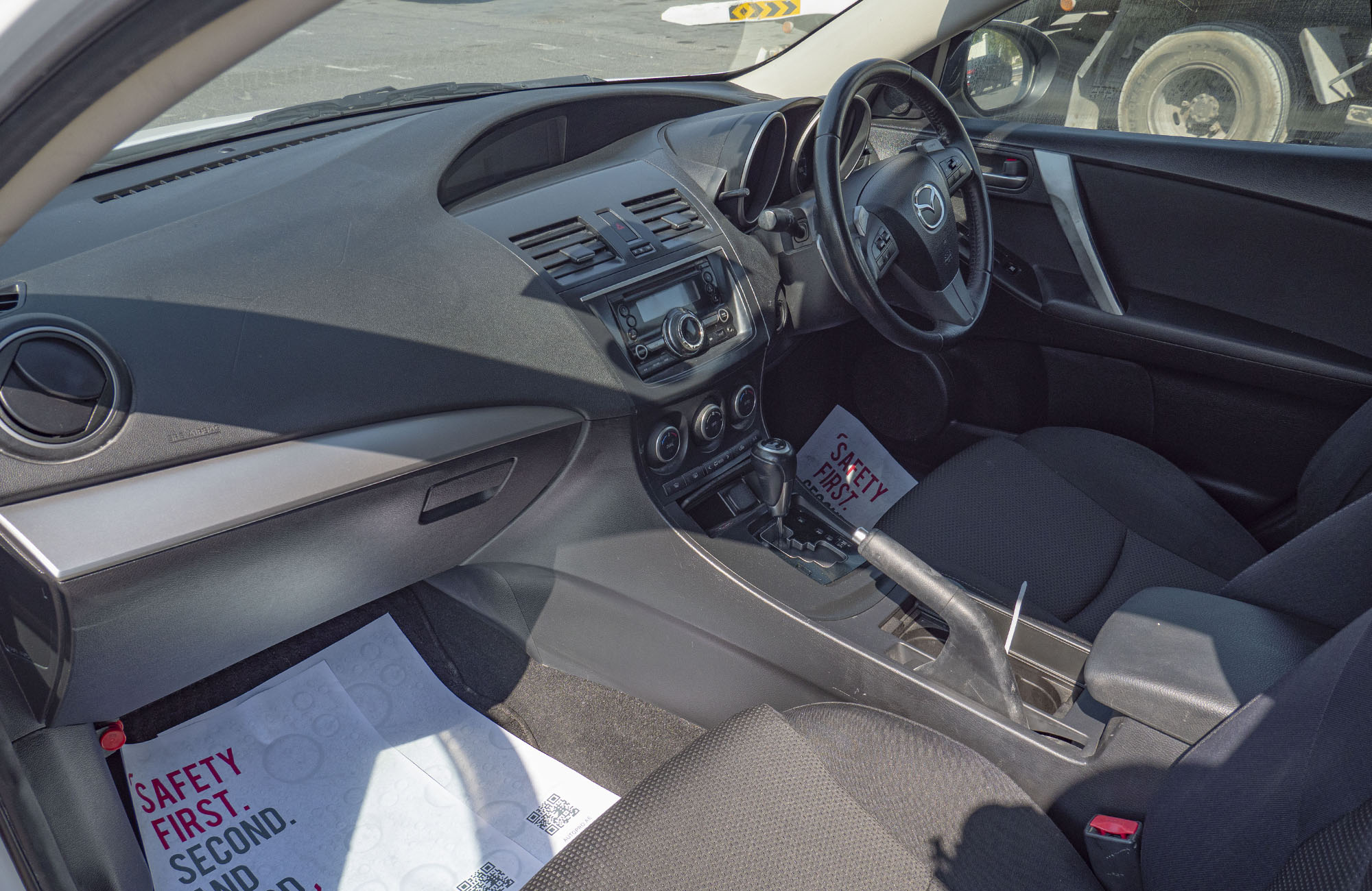 
								Mazda Axela 2WD Petrol Model 2014 full									