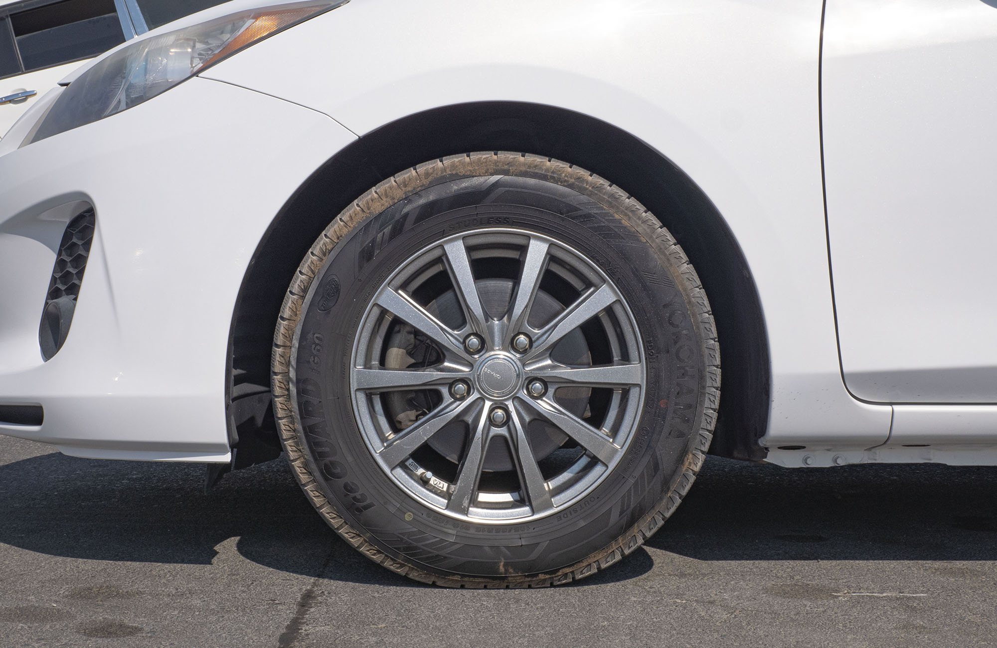 
								Mazda Axela 2WD Petrol Model 2014 full									
