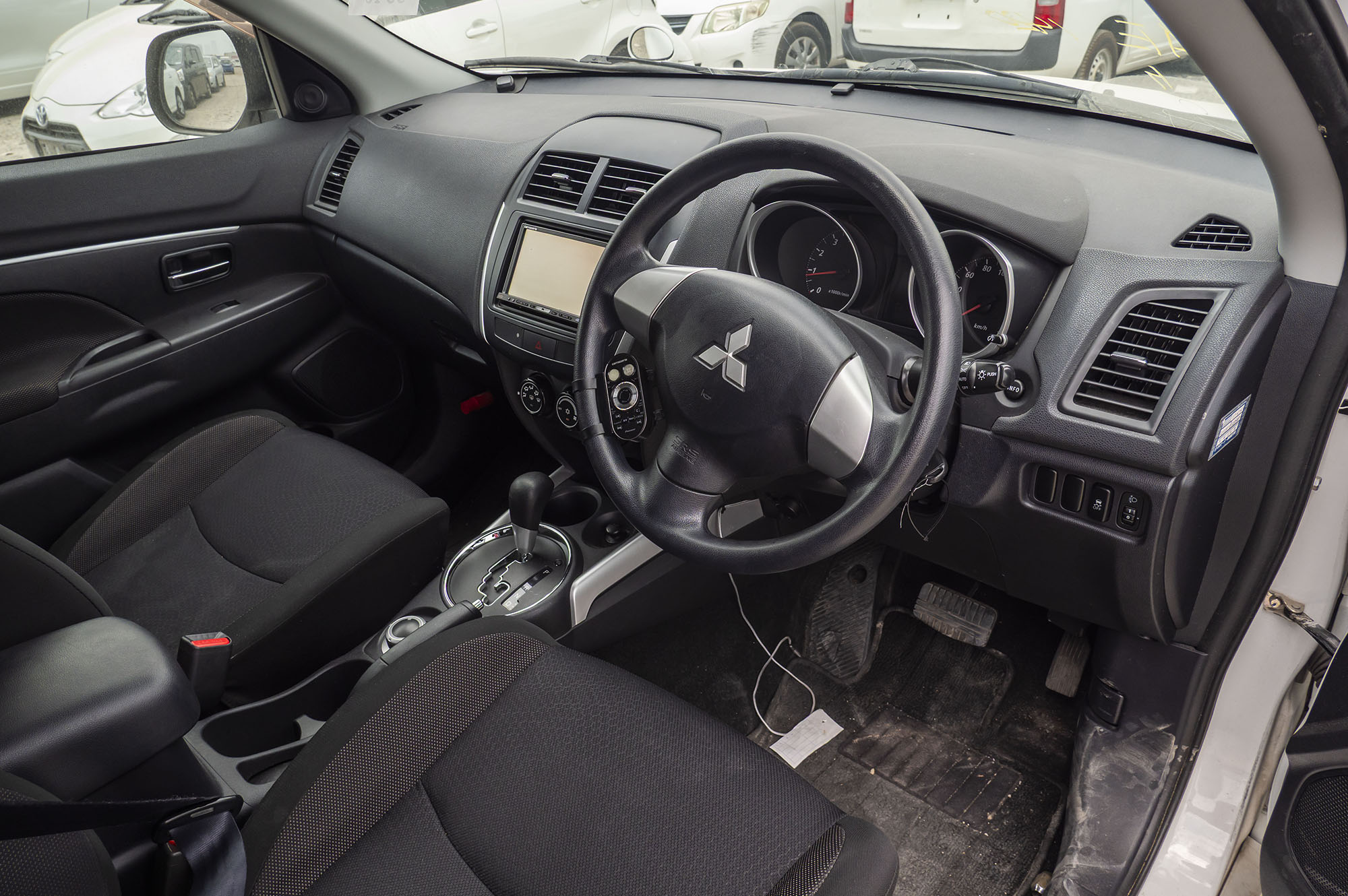 
								MITSHUBISHI RVR 2.0 MODEL 2011 full									