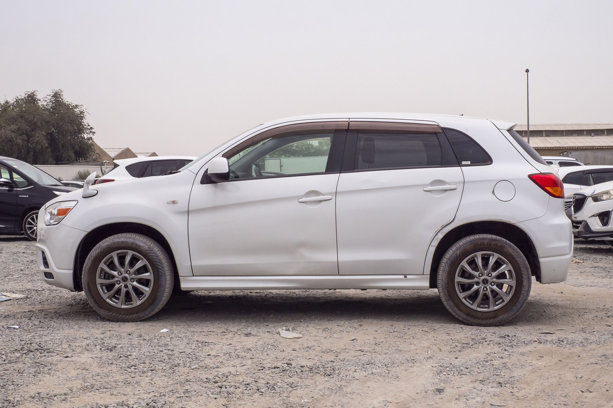 
								MITSHUBISHI RVR 2.0 MODEL 2011 full									