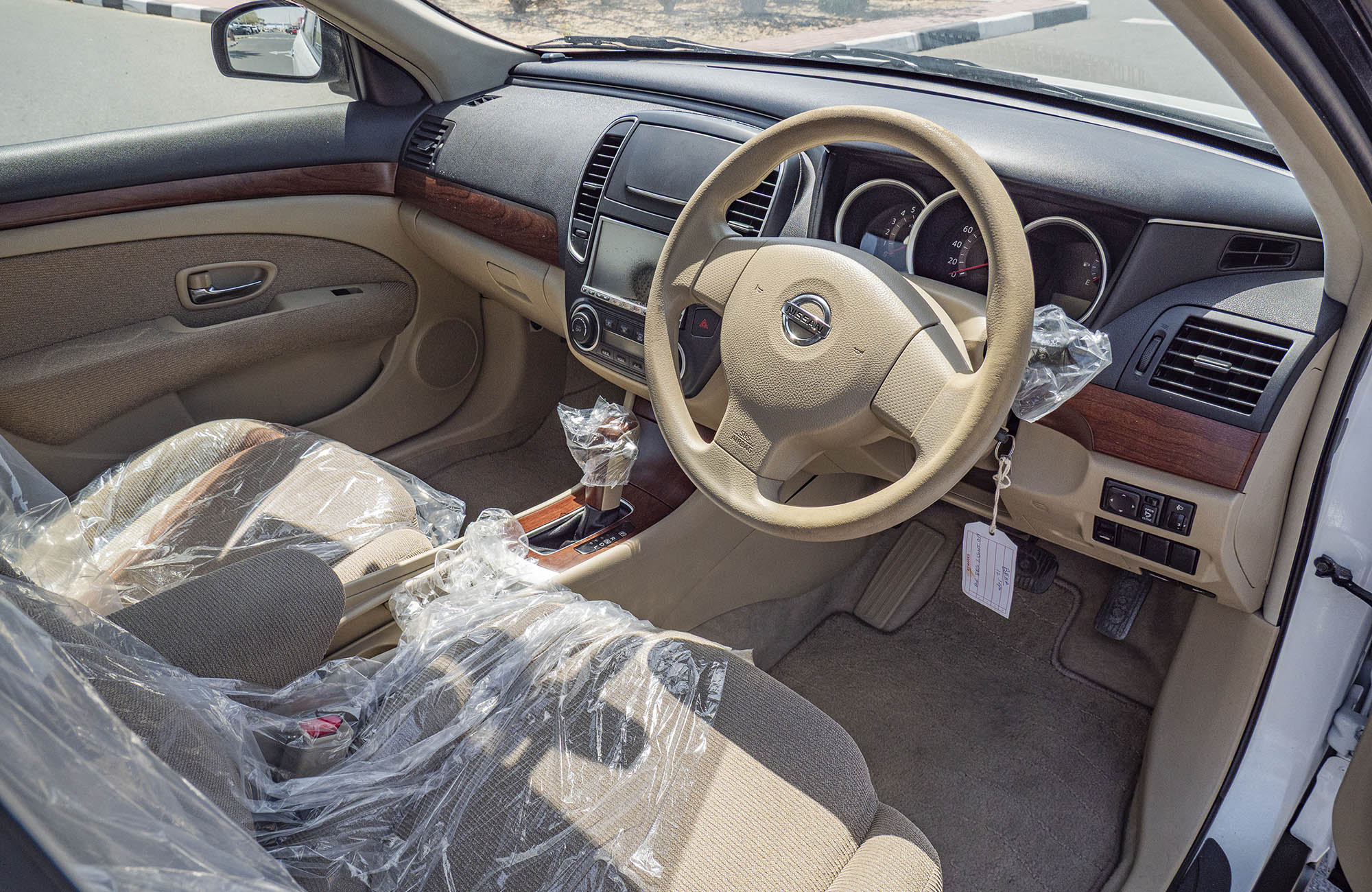 
								Nissan Bluebird 2WD Model 2011 full									