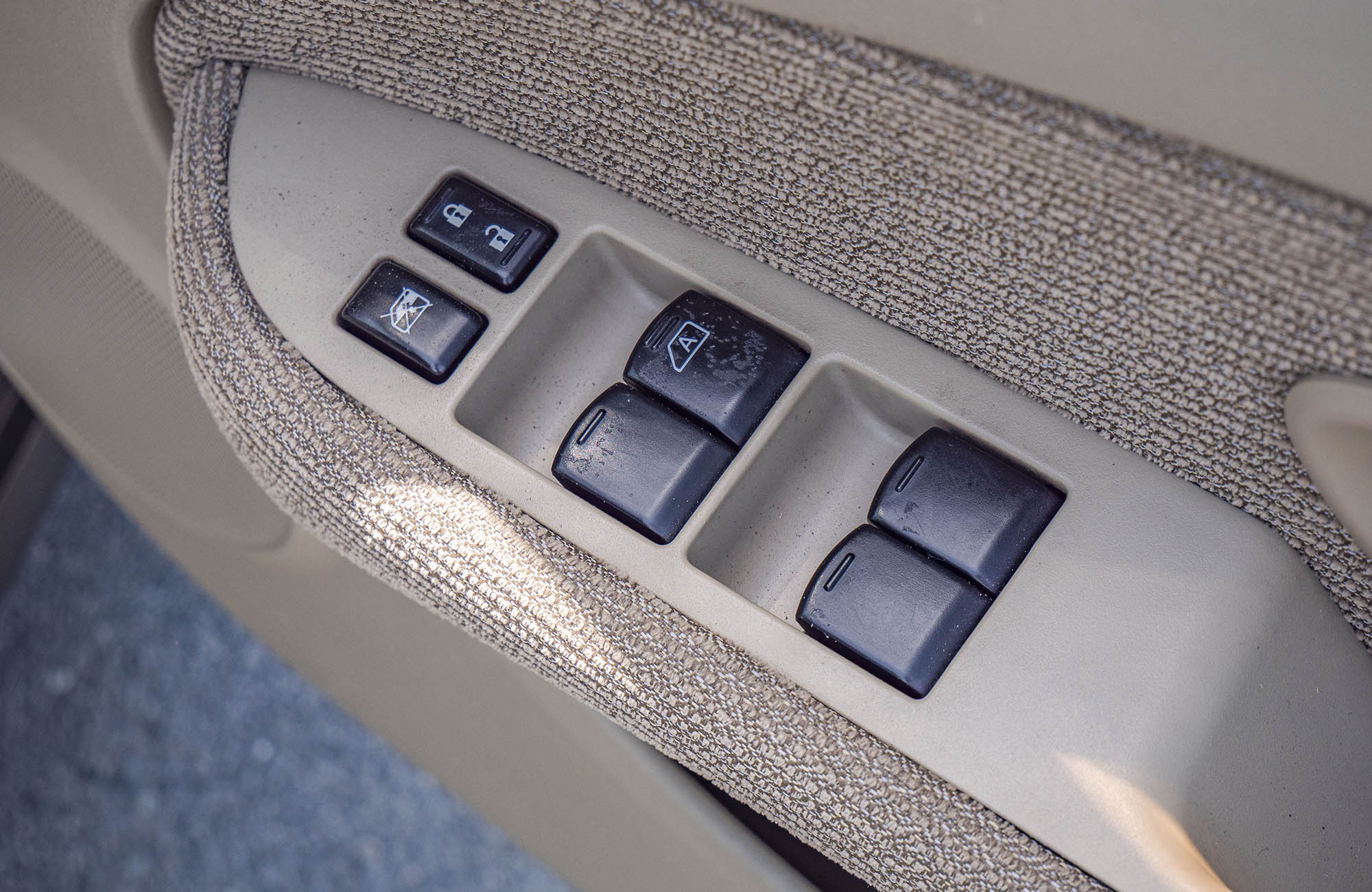 
								Nissan Bluebird 2WD Model 2011 full									