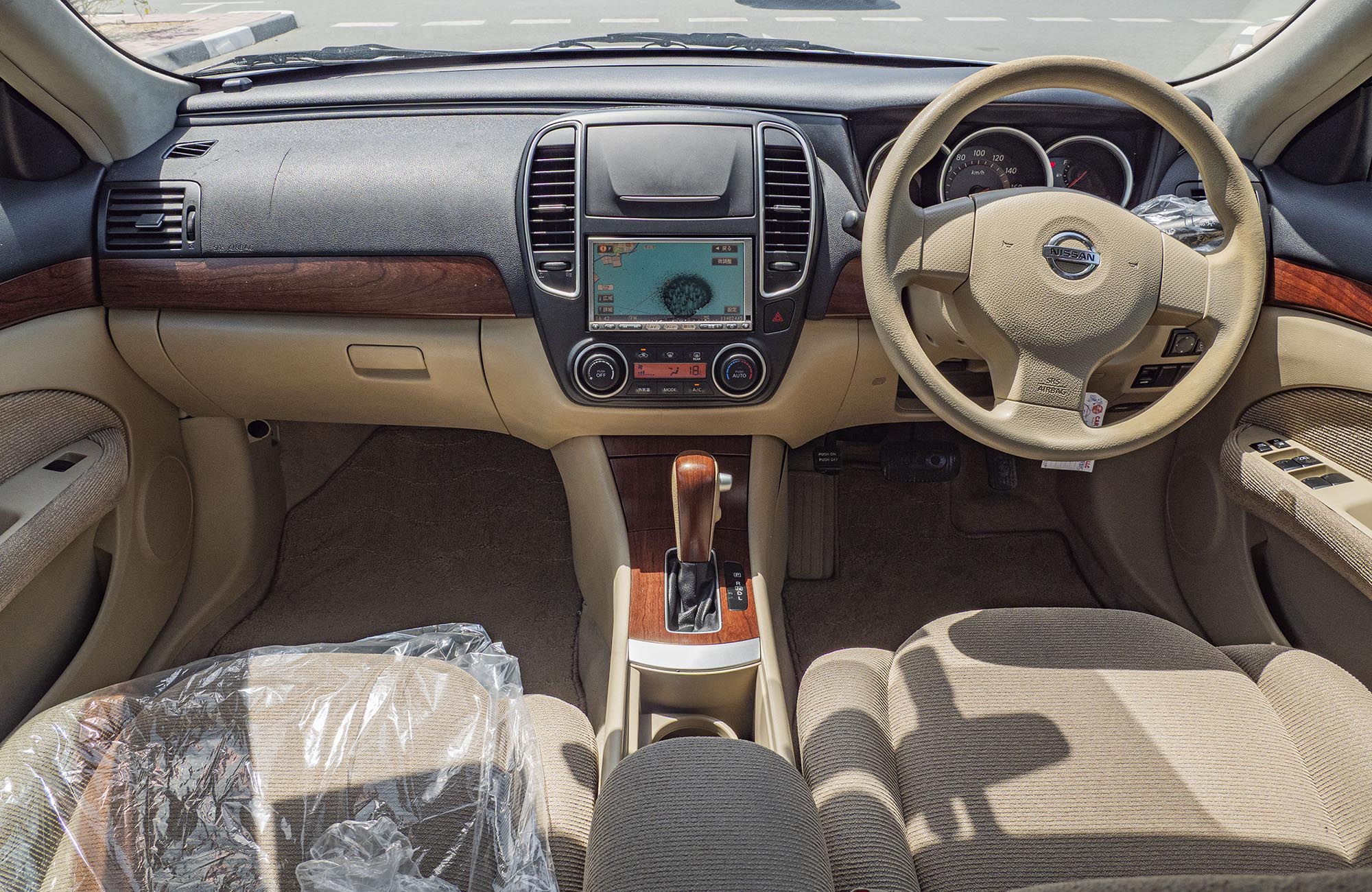 
								Nissan Bluebird 2WD Model 2011 full									