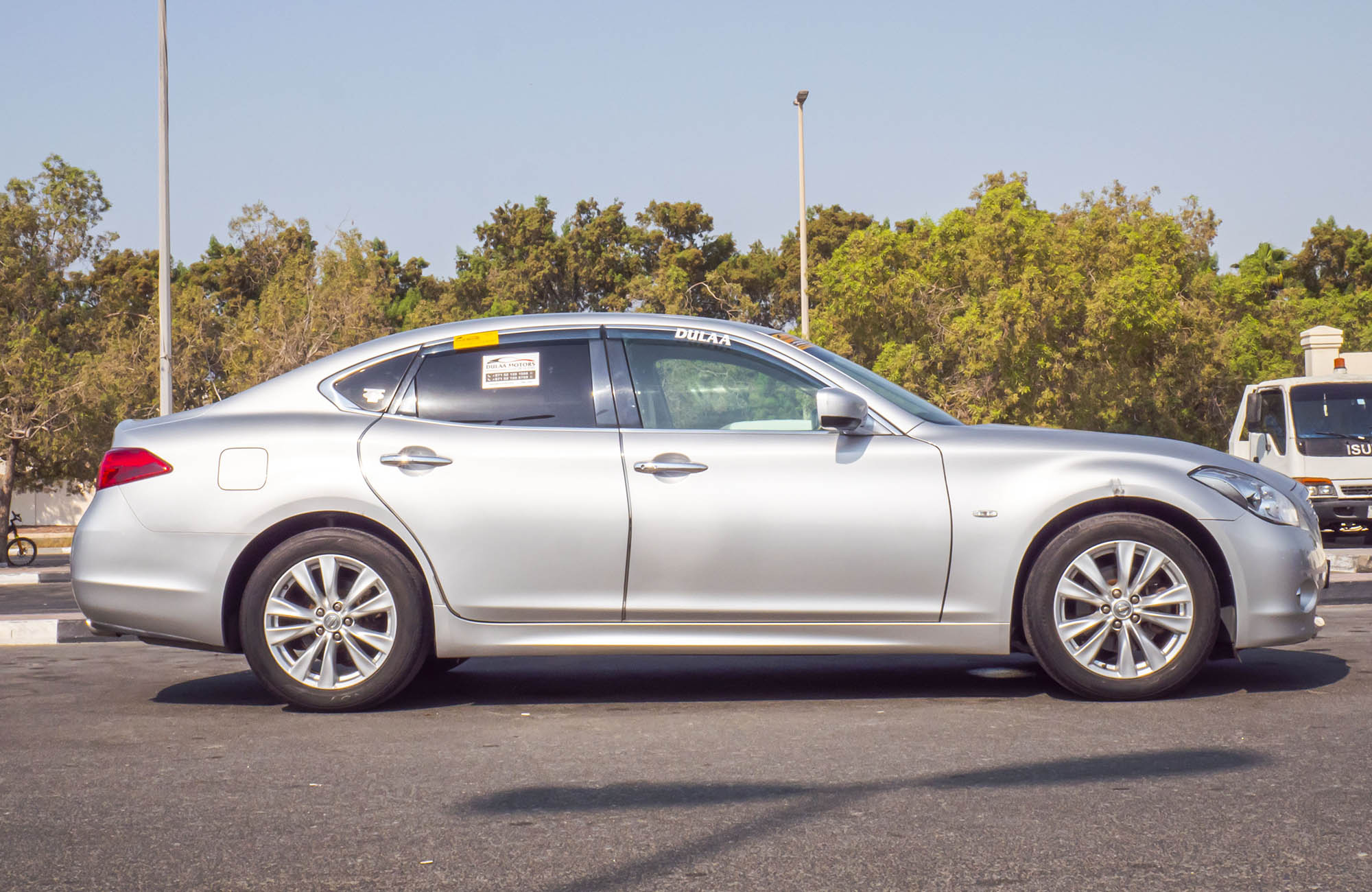 
								NISSAN FUGA MODEL 2010 2WD full									