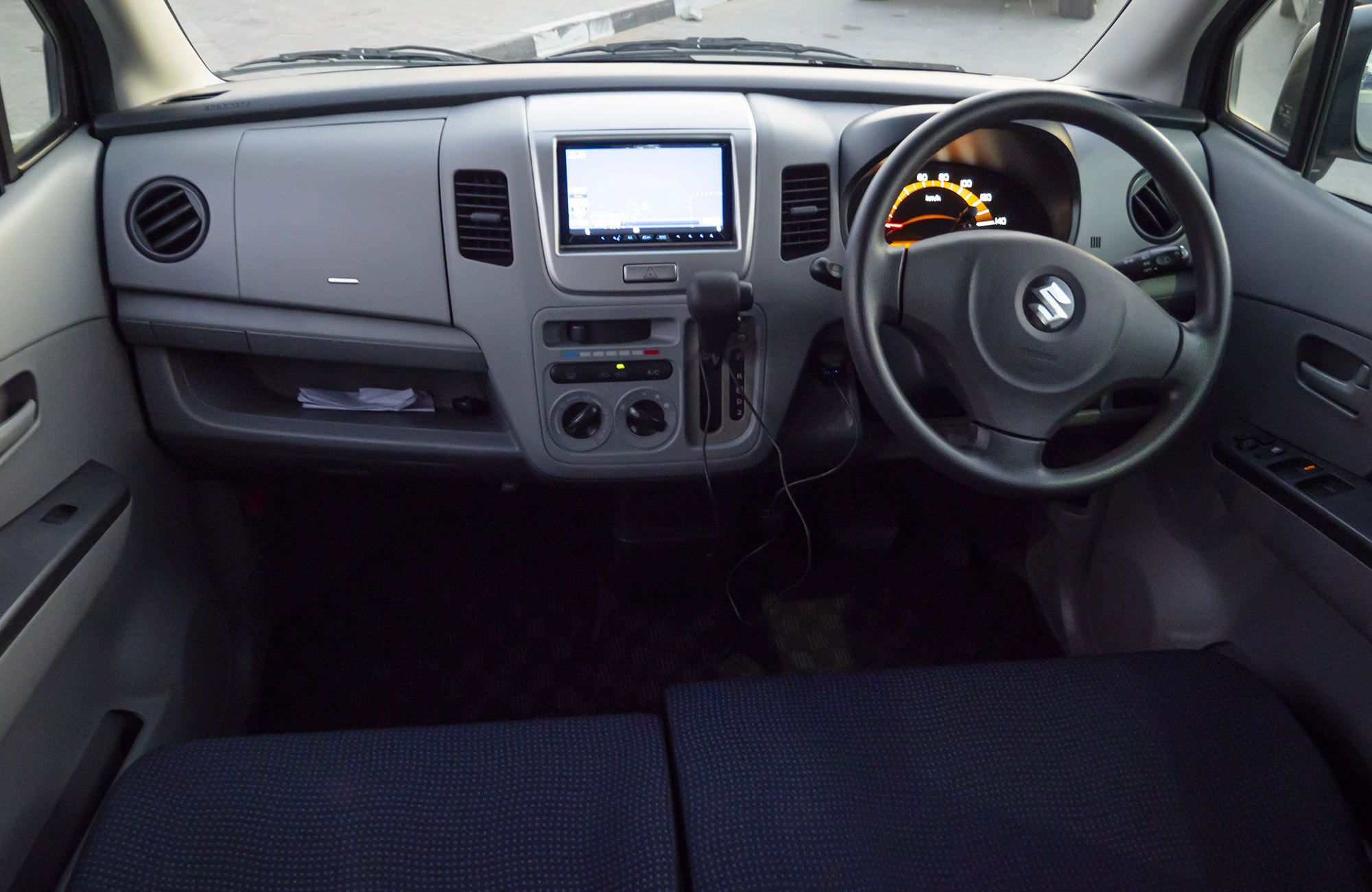 
								Suzuki Wagon R 2011 Automatic full									