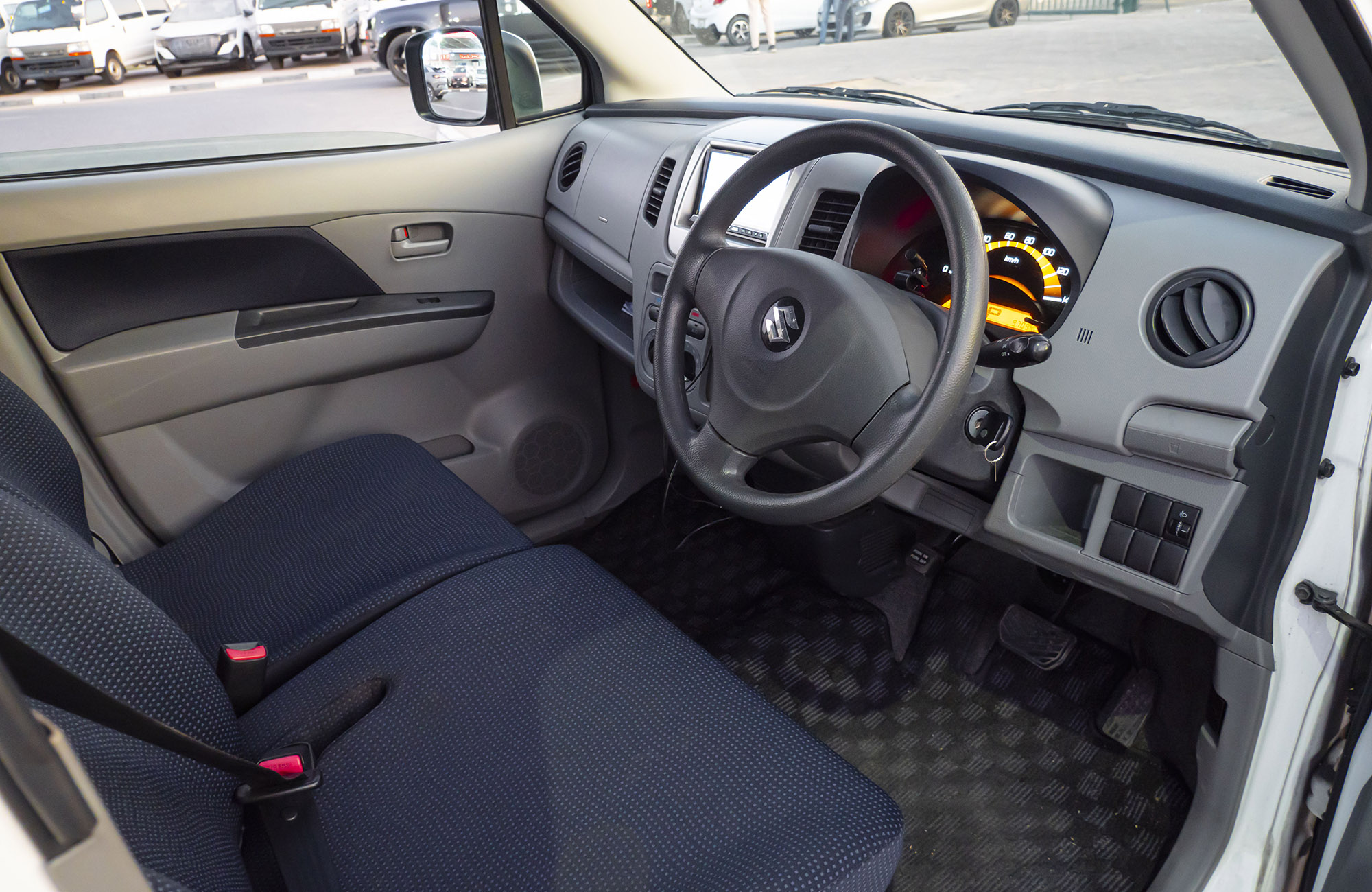 
								Suzuki Wagon R 2011 Automatic full									