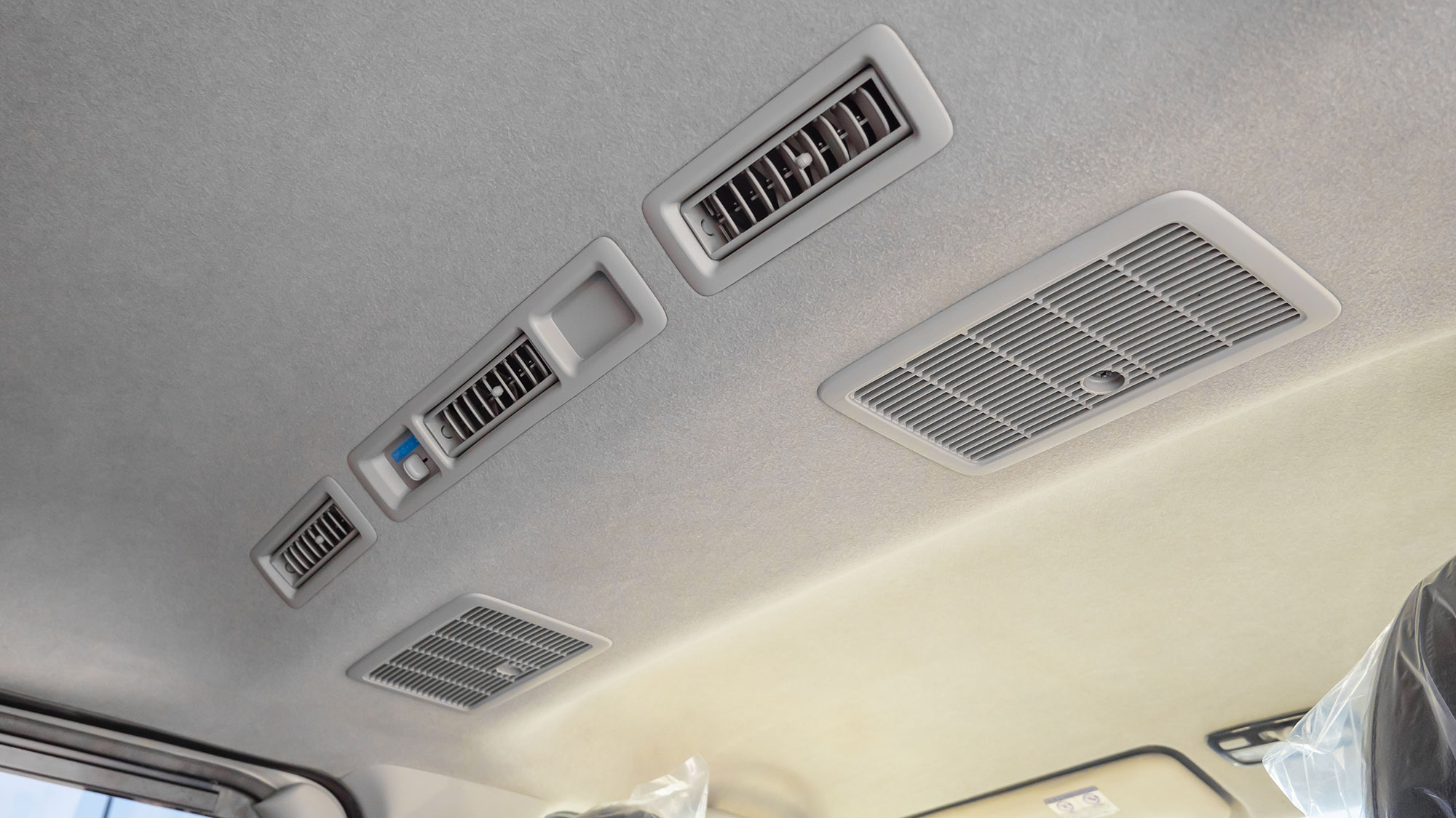 
								Toyota HiAce KDH200 2008 Model full									