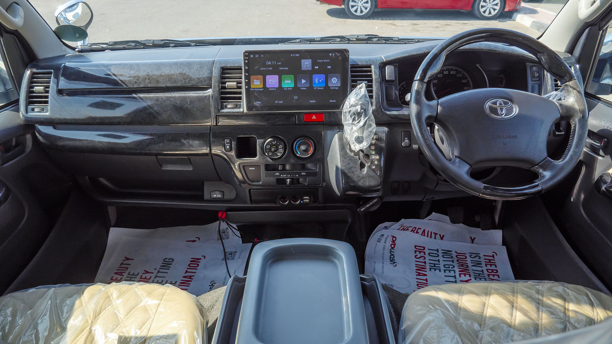 
								Toyota HiAce KDH200 2008 Model full									