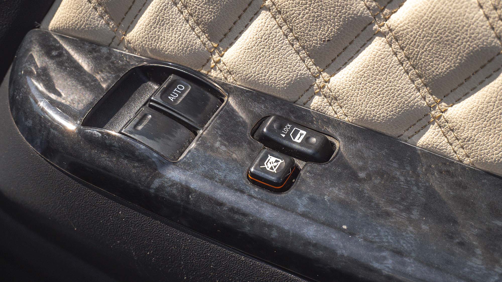 
								Toyota HiAce KDH200 2008 Model full									