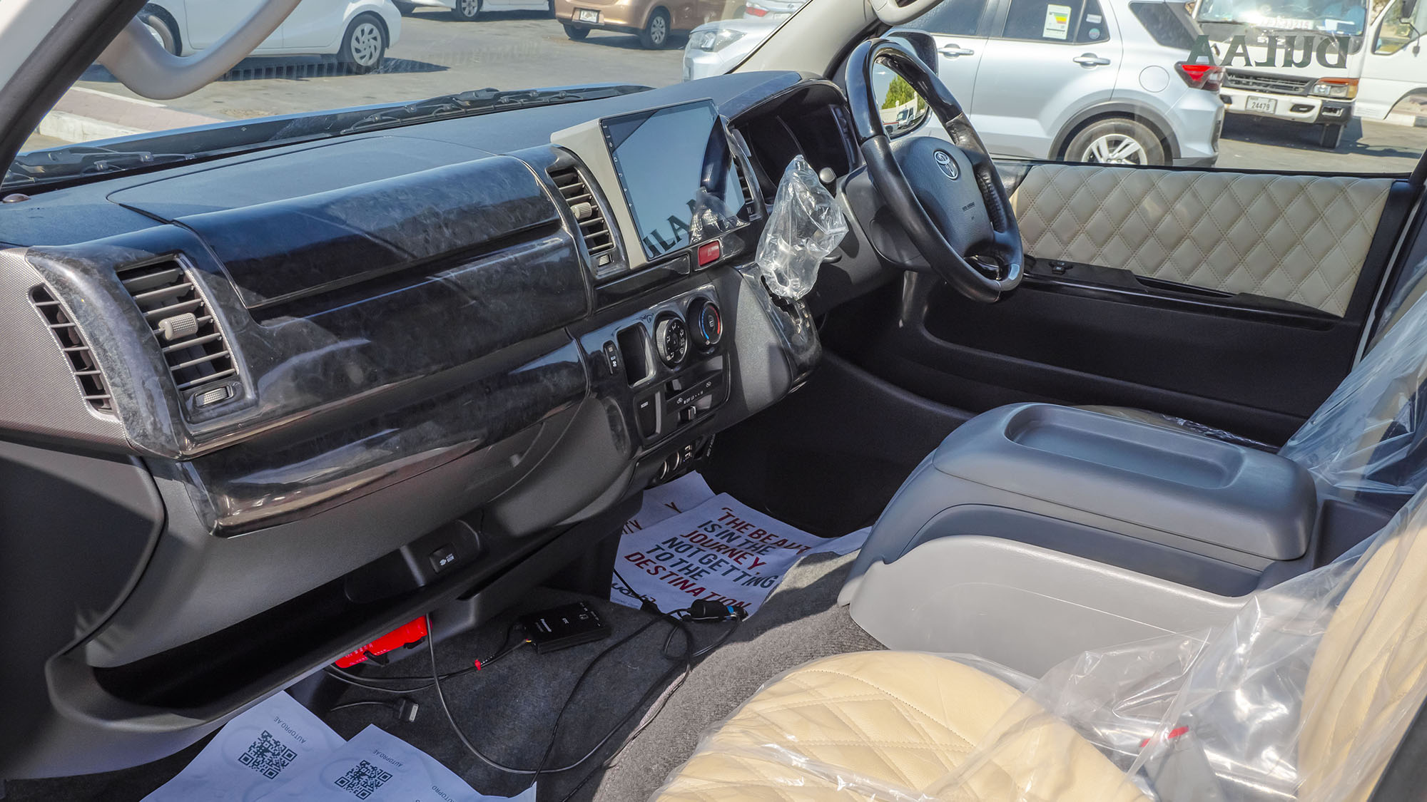 
								Toyota HiAce KDH200 2008 Model full									