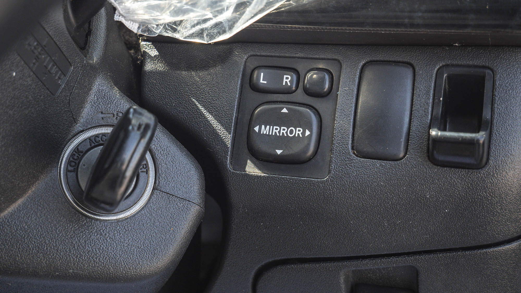 
								Toyota HiAce KDH200 2008 Model full									