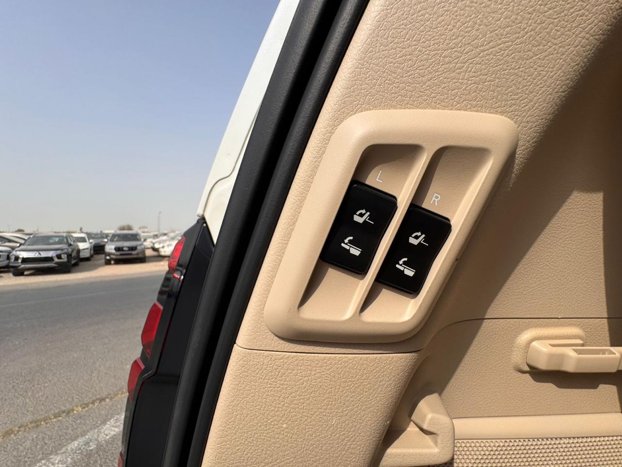 
								Toyota Land Cruiser Prado TX Model 2023 2.7 CC Petrol full									