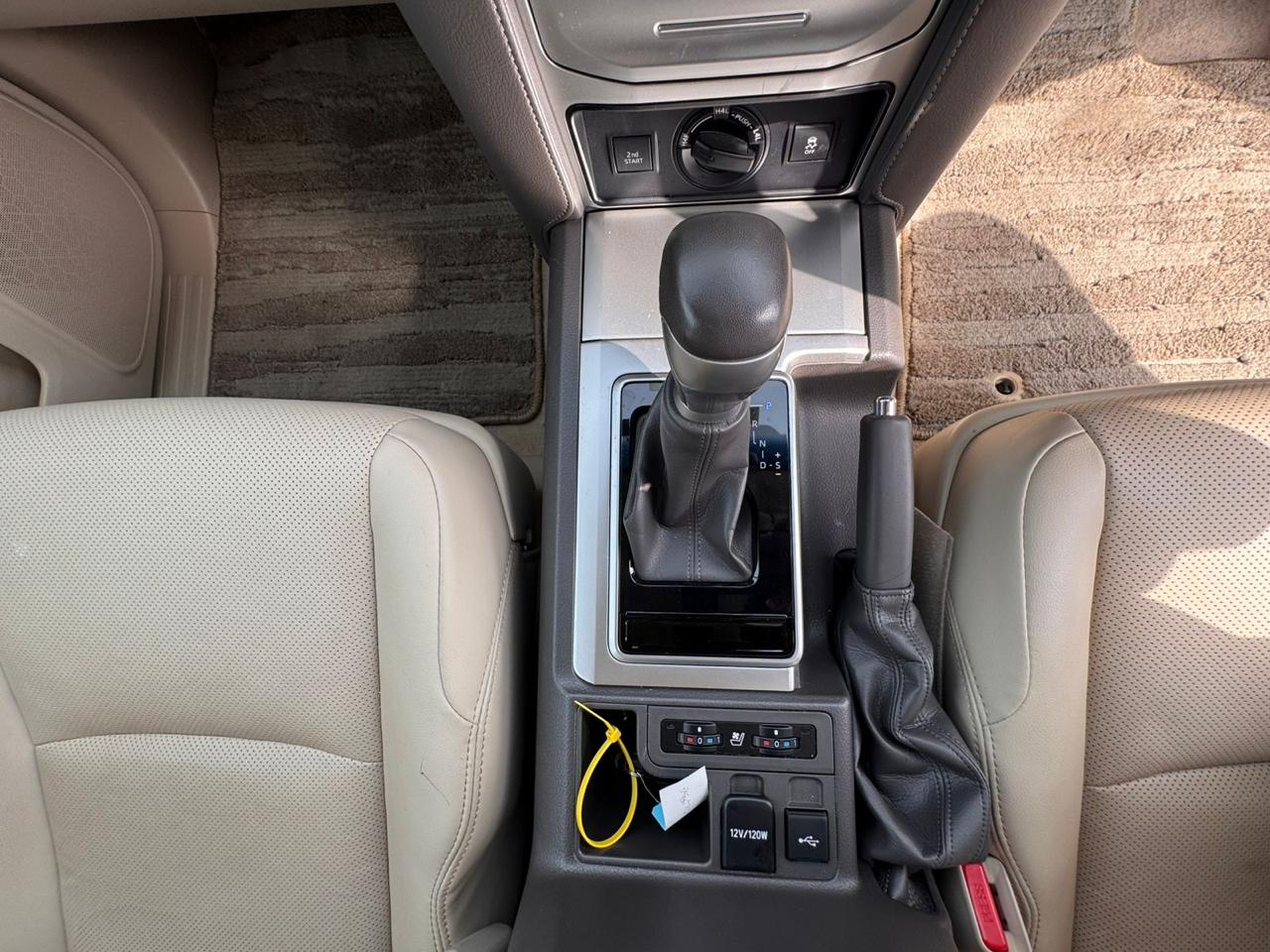 
								𝐓𝐨𝐲𝐨𝐭𝐚 𝐋𝐚𝐧𝐝 𝐂𝐫𝐮𝐢𝐬𝐞𝐫 𝐏𝐫𝐚𝐝𝐨 𝐌𝐨𝐝𝐞𝐥 𝟐𝟎𝟐𝟑 𝟐.𝟕 𝐂𝐂 𝐏𝐞𝐭𝐫𝐨𝐥 full									