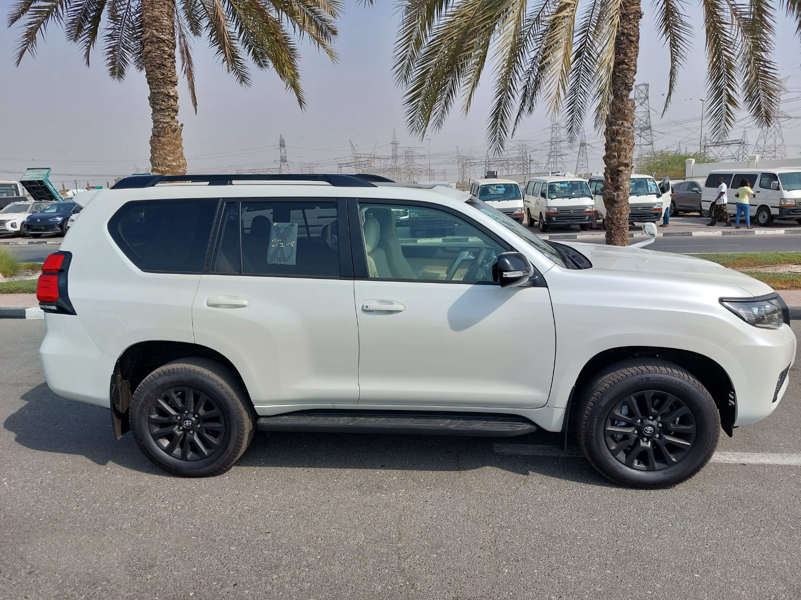
								Toyota Land Cruiser Prado TXL Model 2023 2.7 CC Petrol full									