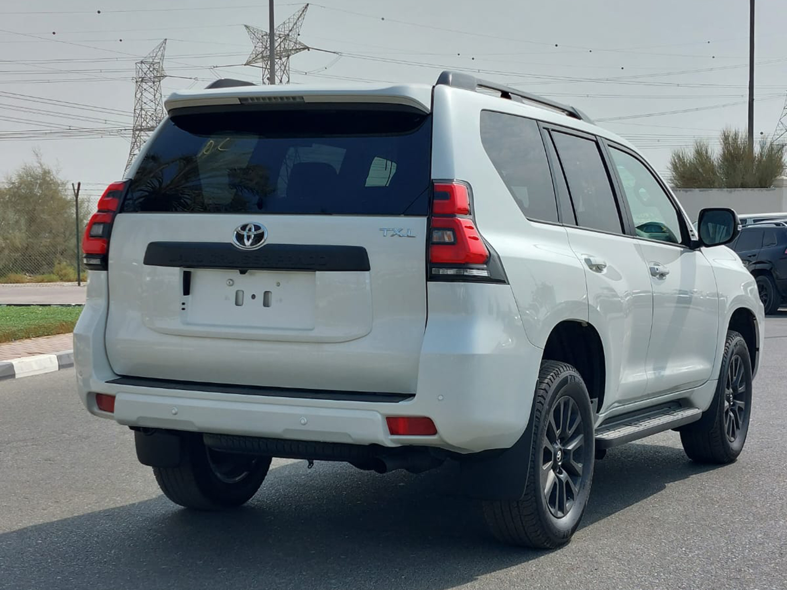 
								Toyota Land Cruiser Prado TXL Model 2023 2.7 CC Petrol full									