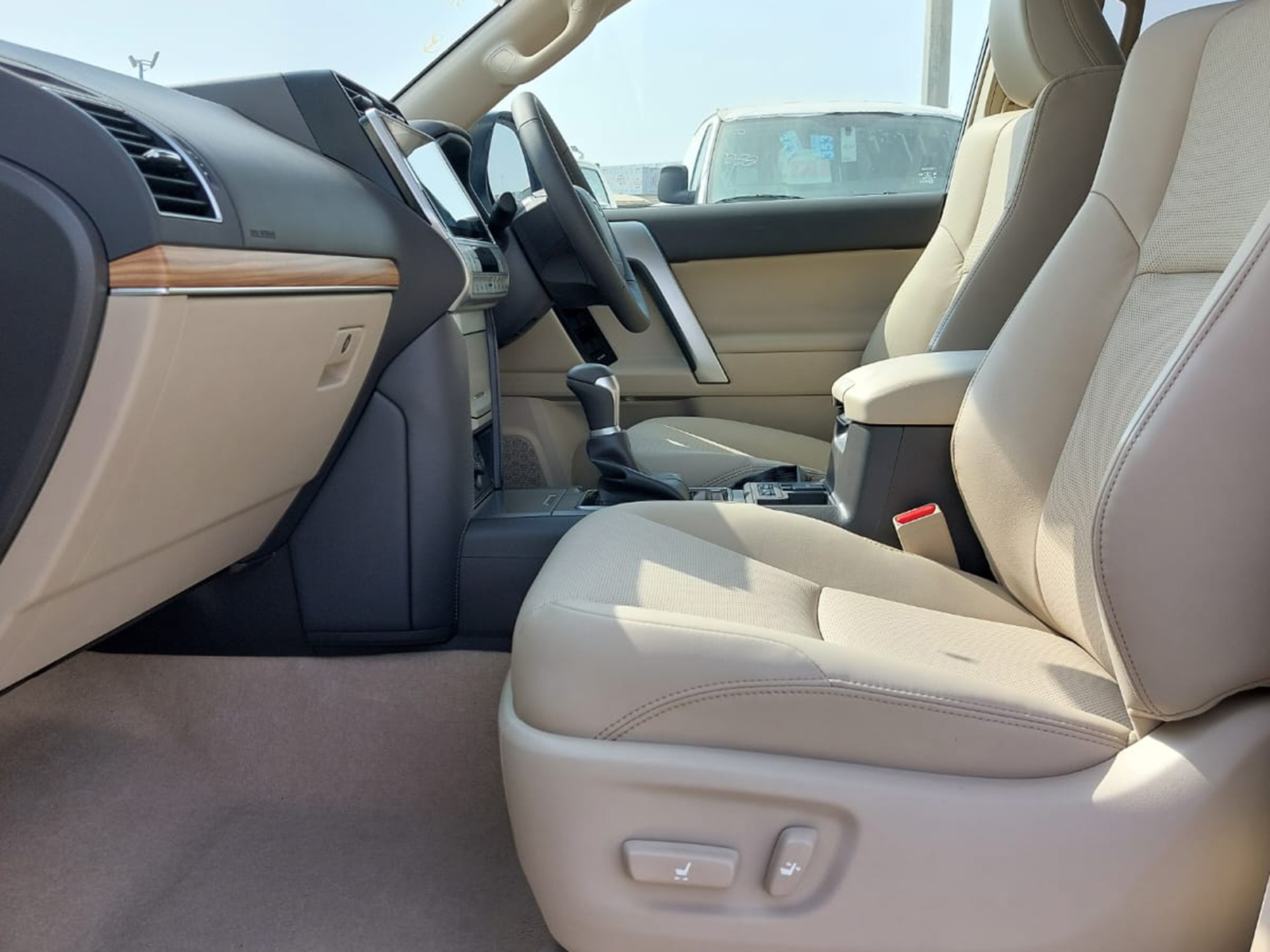 
								Toyota Land Cruiser Prado TXL Model 2023 2.7 CC Petrol full									
