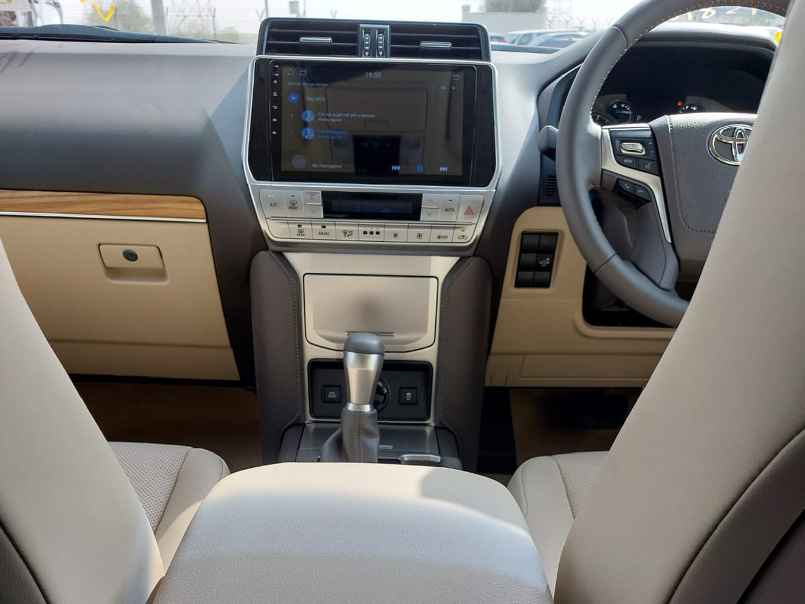 
								Toyota Land Cruiser Prado TXL Model 2023 2.7 CC Petrol full									