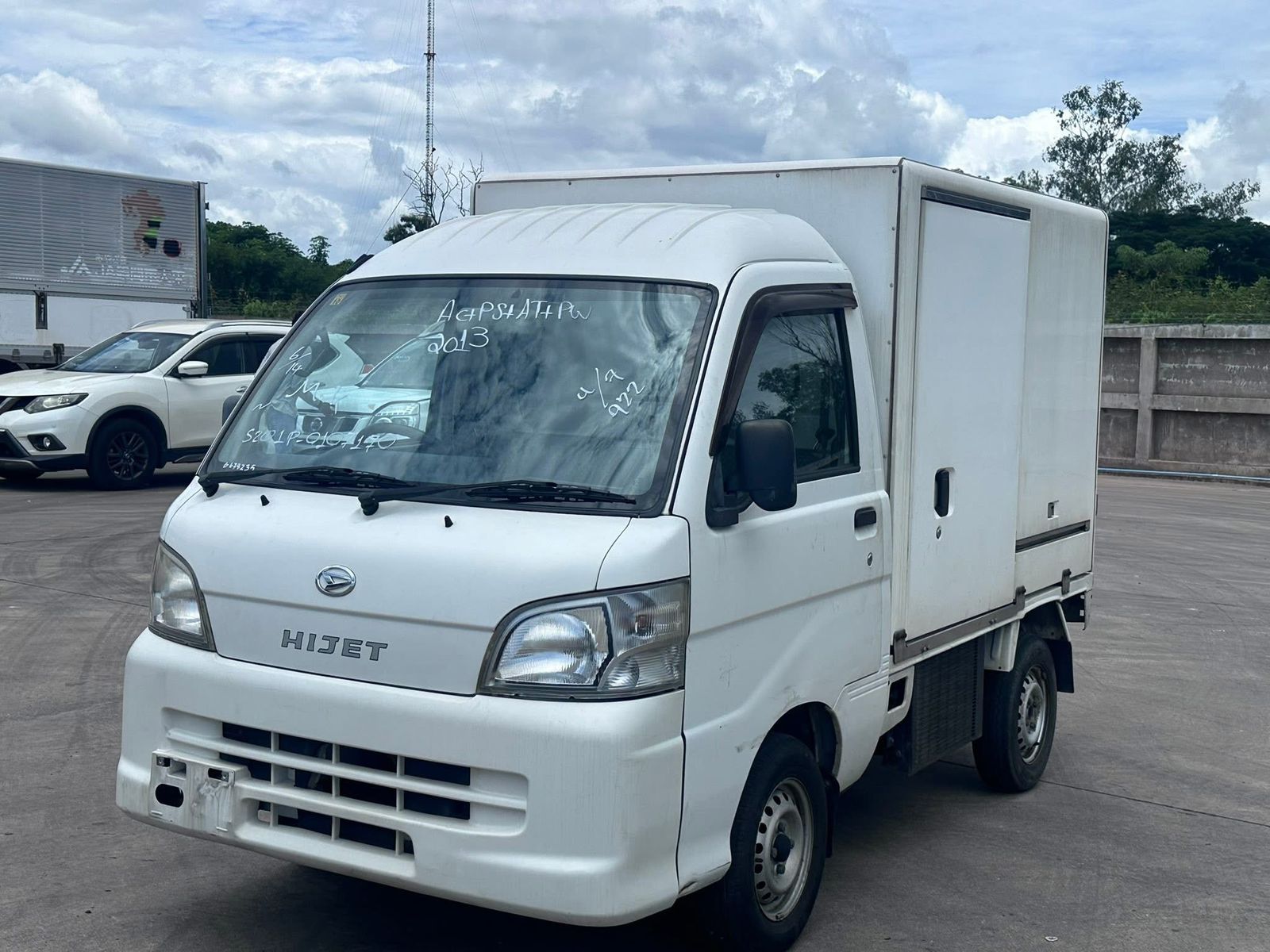 
								Daihatsu Hijat 4WD Model 2013 full									