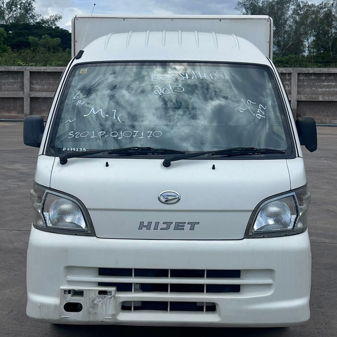 
								Daihatsu Hijat 4WD Model 2013 full									