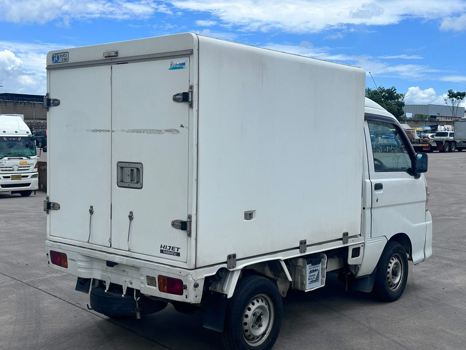 
								Daihatsu Hijat 4WD Model 2013 full									