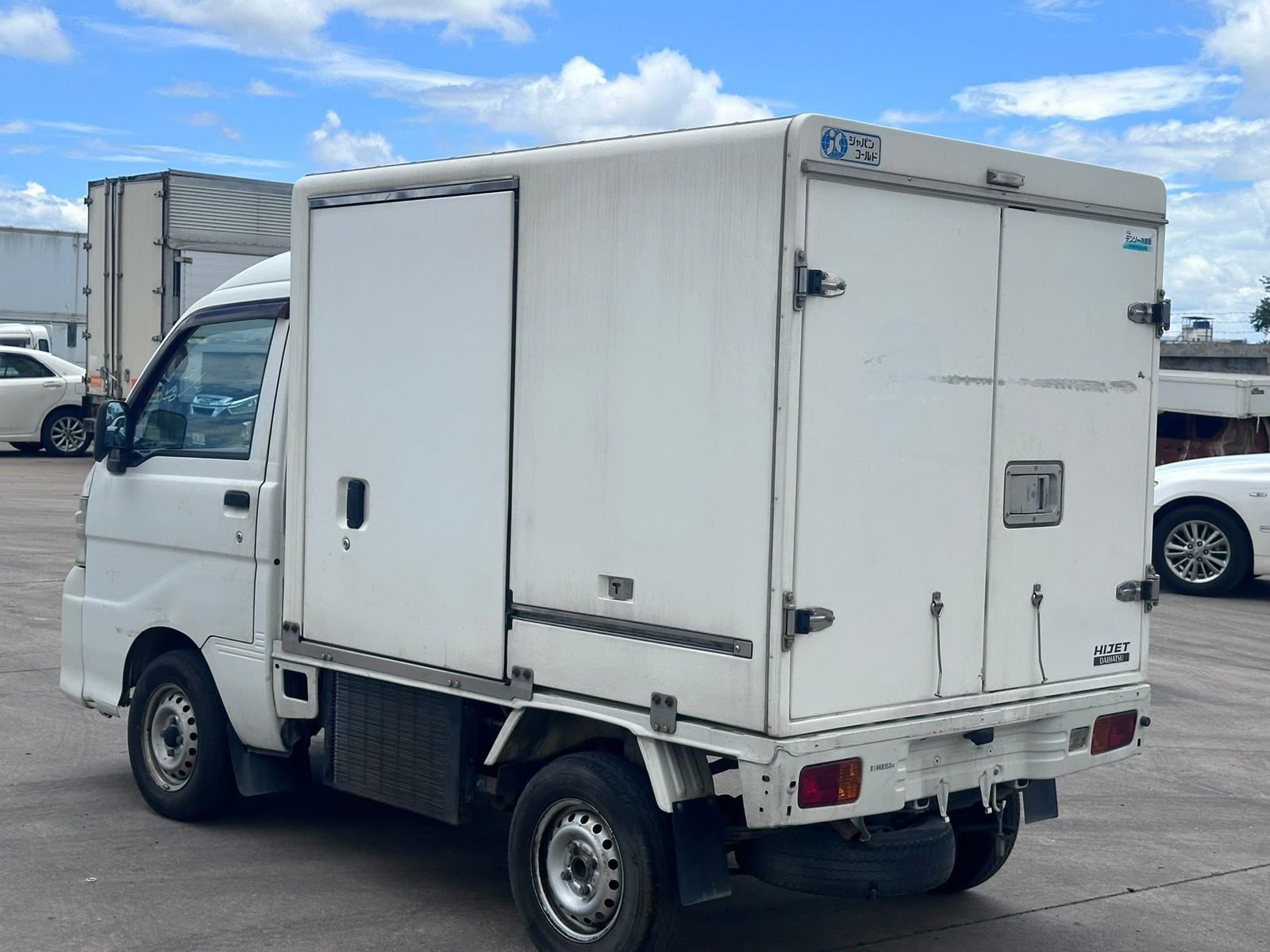 
								Daihatsu Hijat 4WD Model 2013 full									