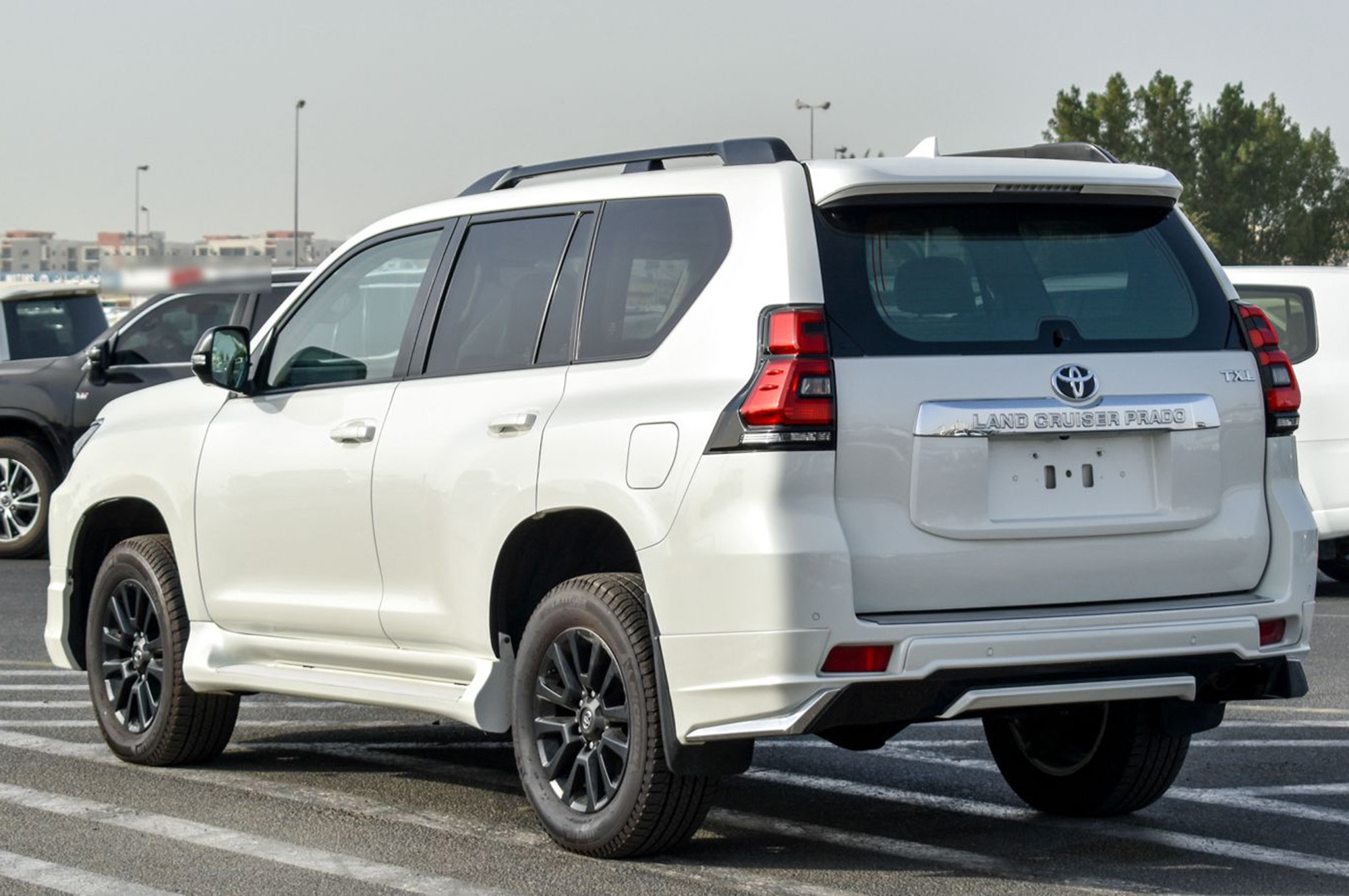 
								Toyota Prado TXL 2.7L Petrol Full loaded 2023 full									