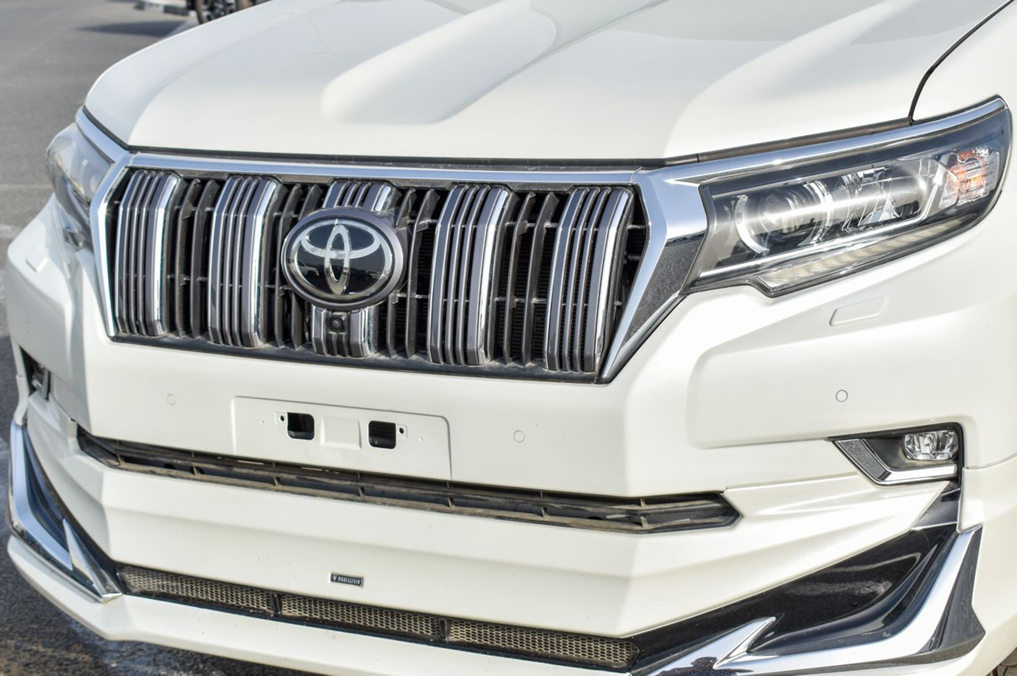 
								Toyota Prado TXL 2.7L Petrol Full loaded 2023 full									