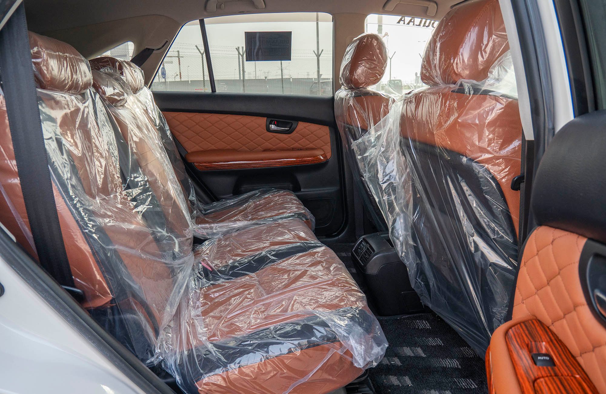 
								Toyota Harrier 2009 AT full									