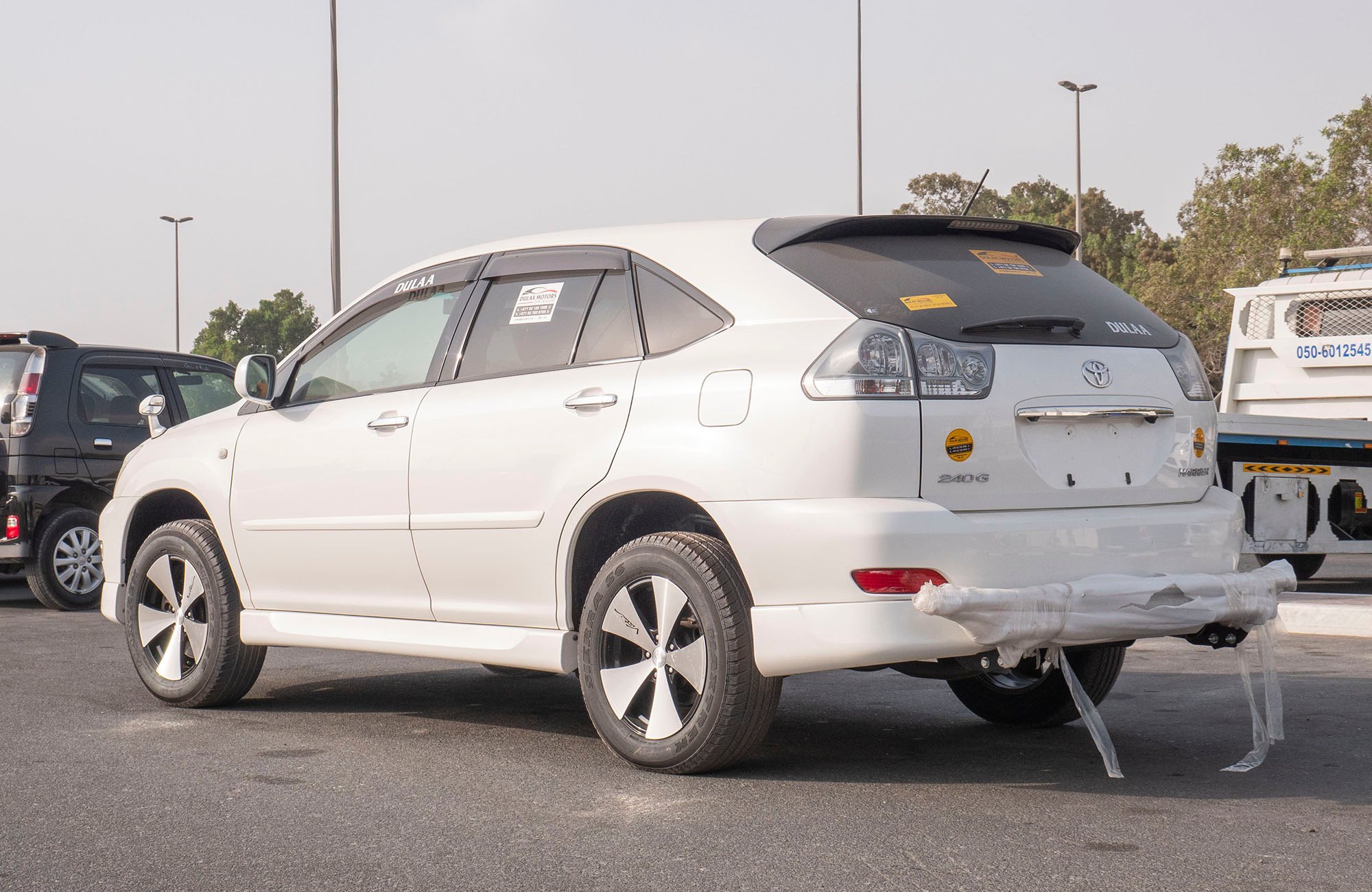 
								Toyota Harrier 2009 AT full									